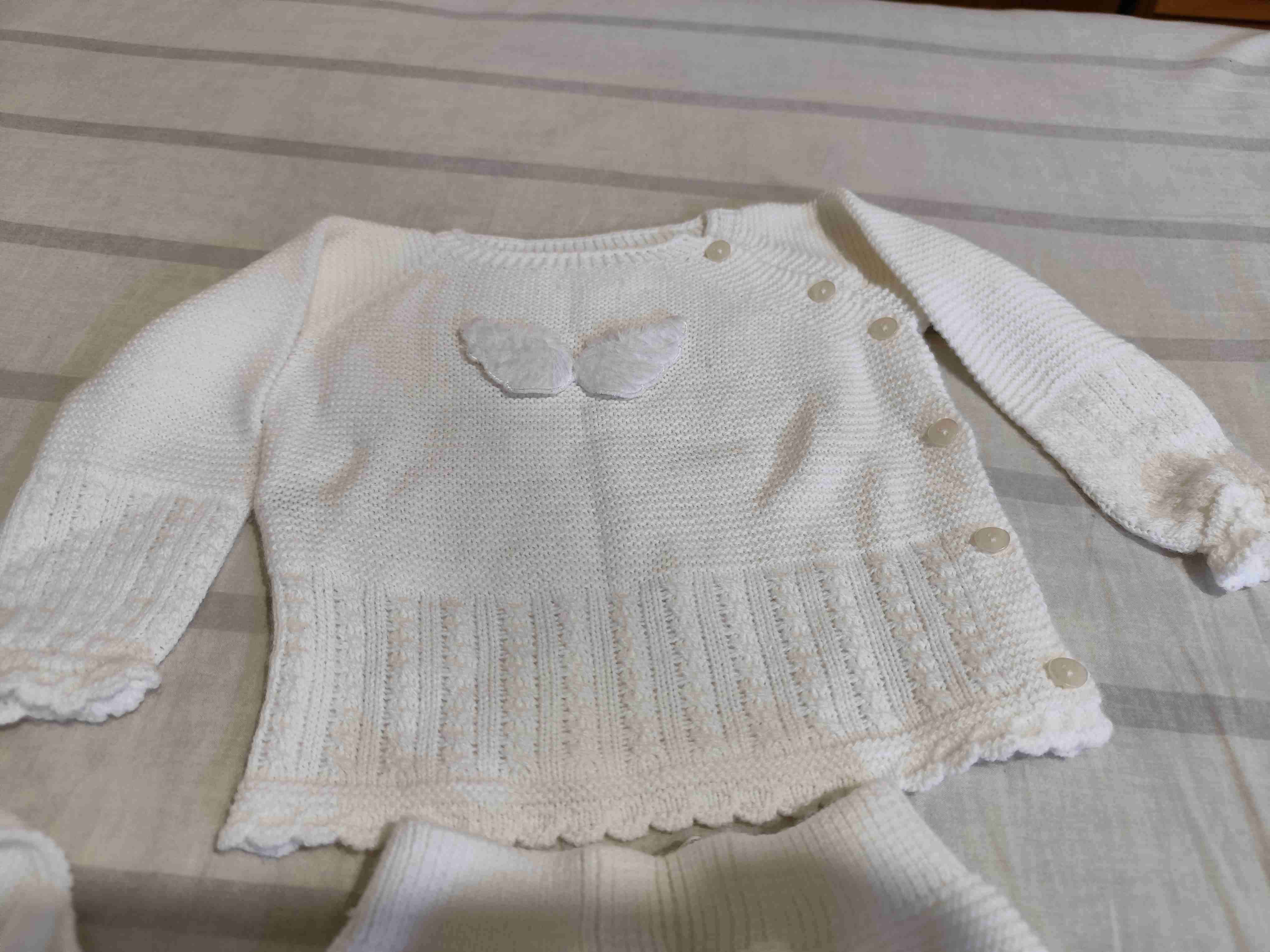 Conjunto tejido blanco para bebé - miniatura 2