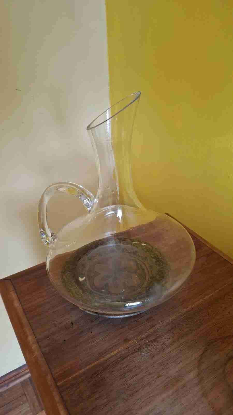 Decantador de vidrio transparente