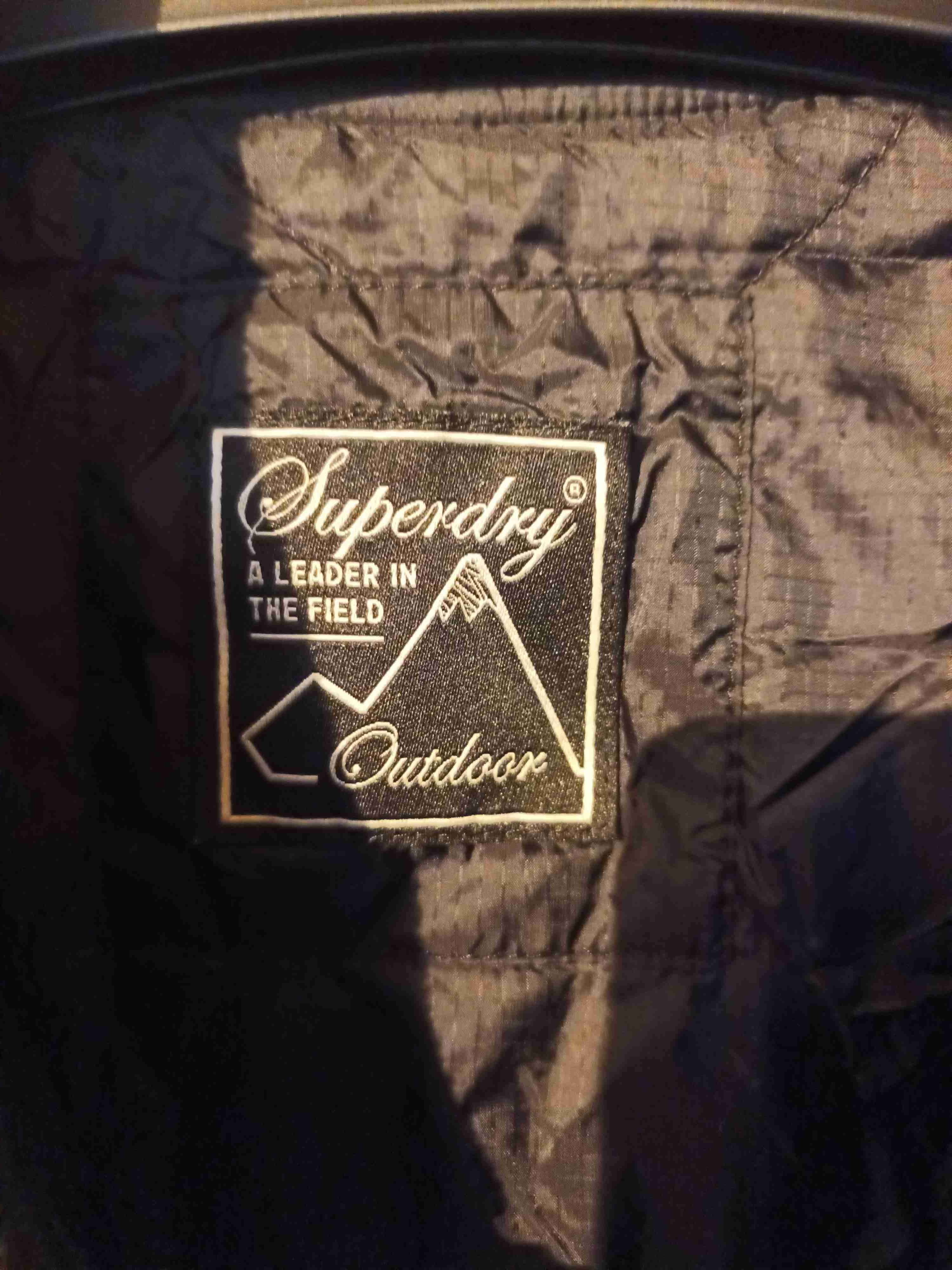 Chaqueta de invierno negra con cremallera - miniatura 2