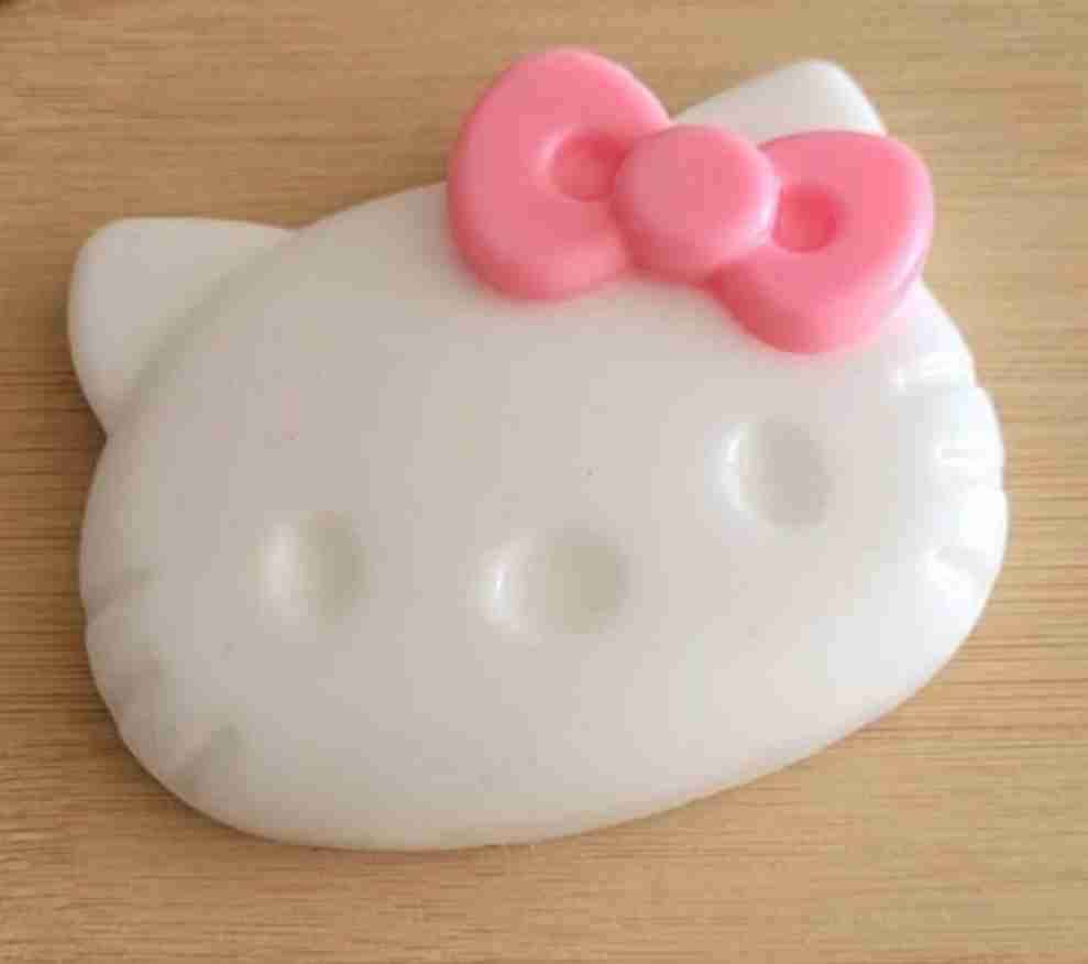 Jabón artesanal Hello Kitty - miniatura 2