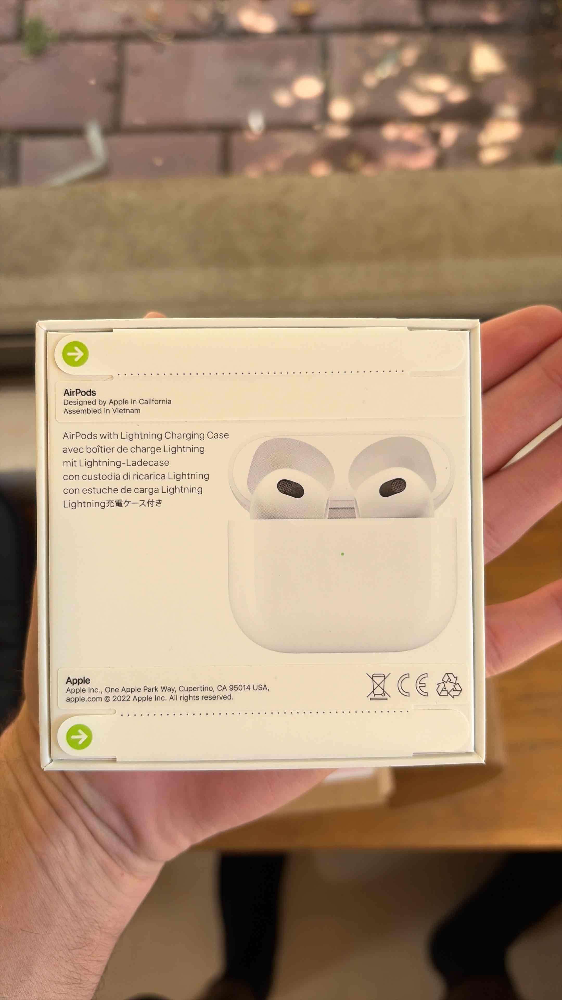 AirPods 3ra Generación - miniatura 2