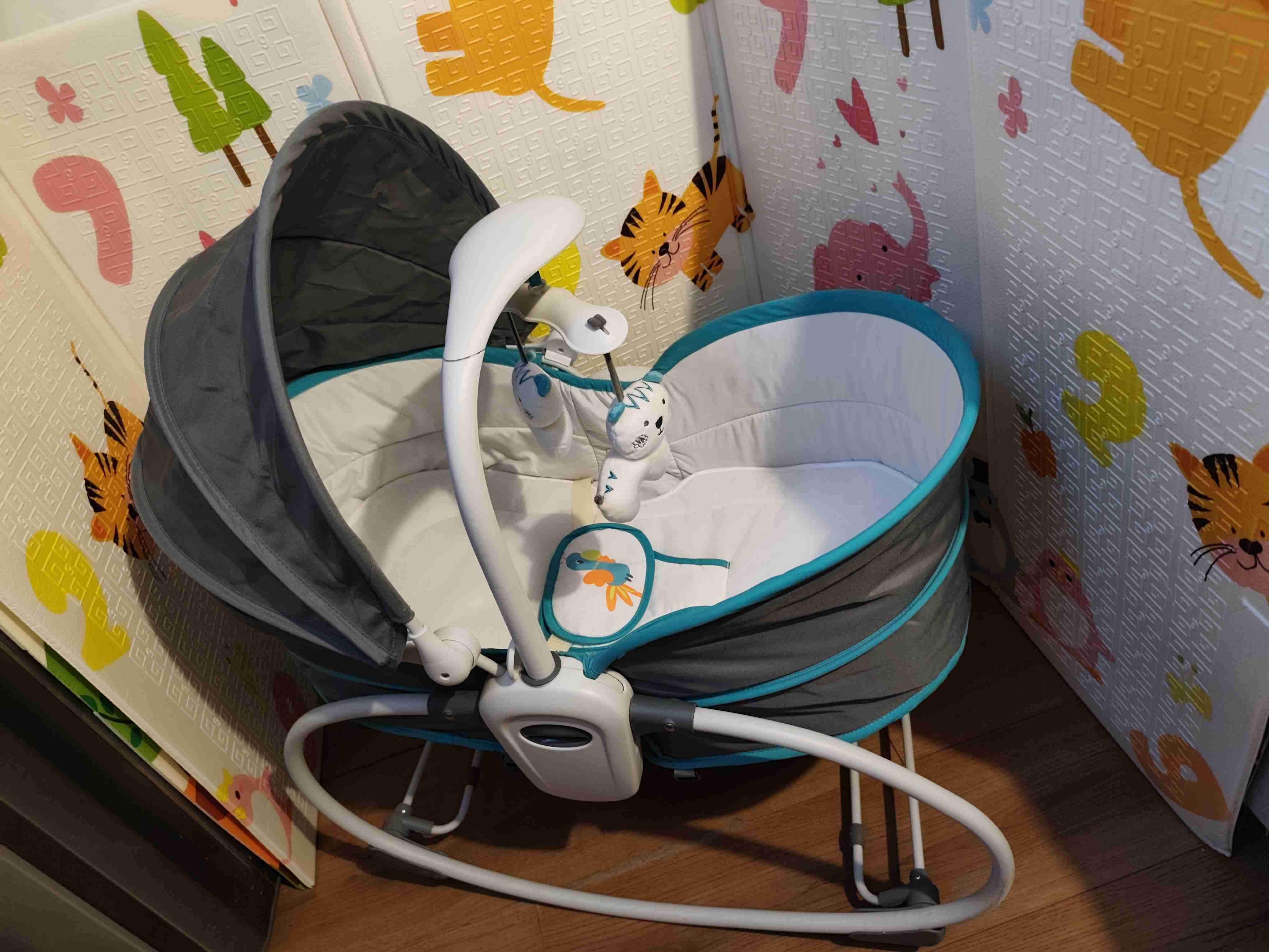 Cuna bebé con móvil colgante - miniatura 2