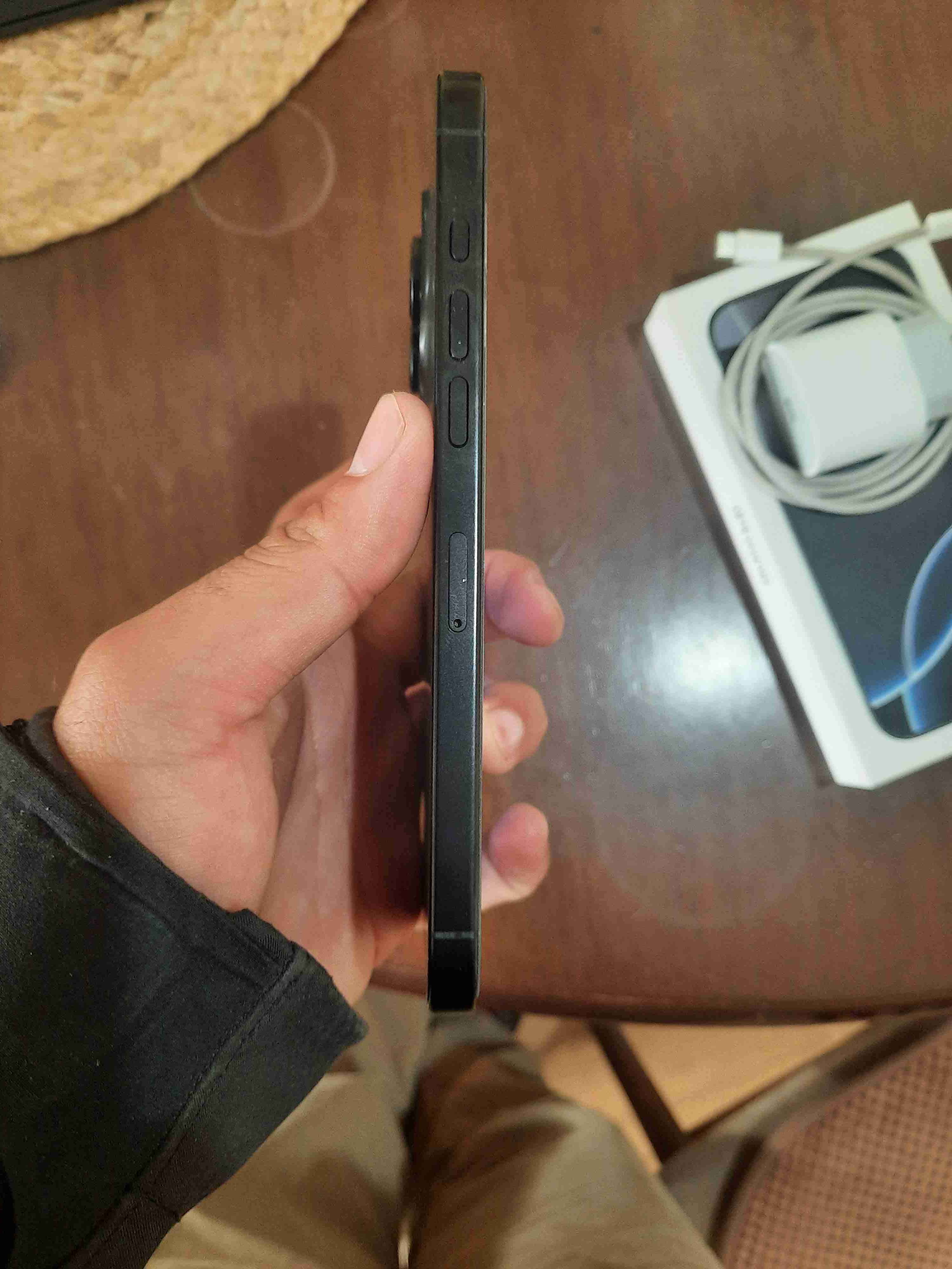 iPhone 16 Pro Max 256 GB - 4