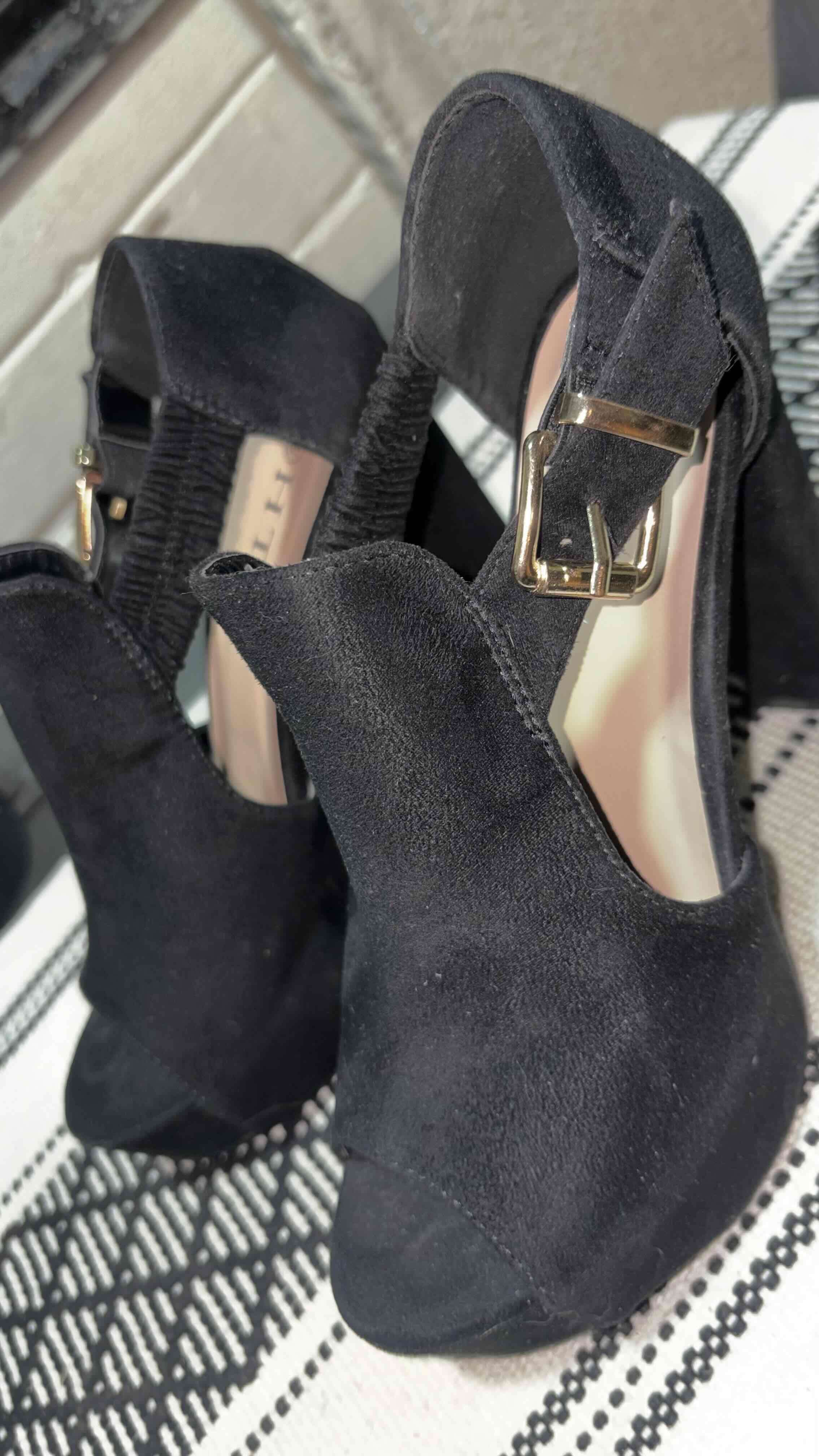 Sandalias Negras de Tacón - miniatura 3