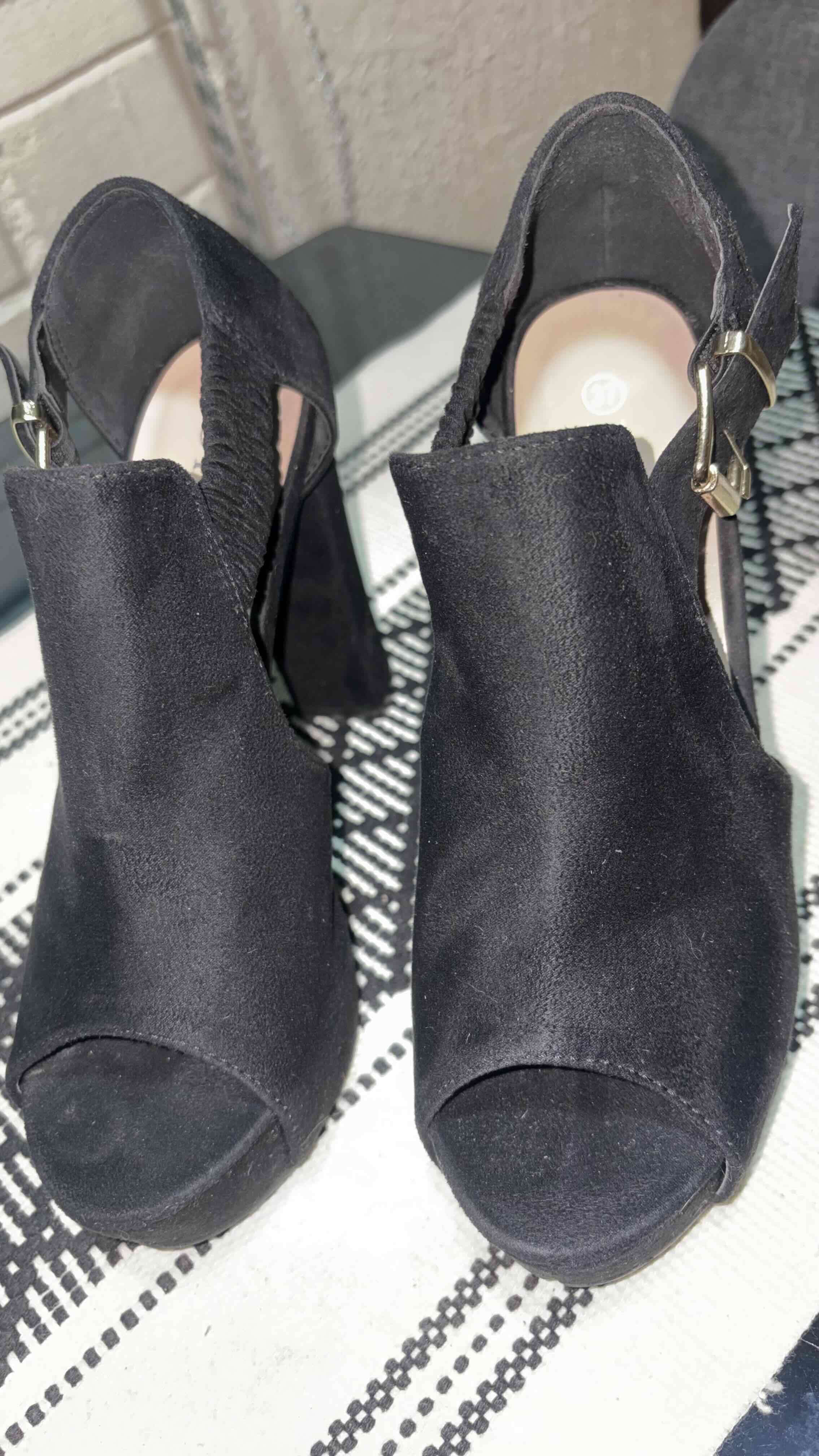 Sandalias Negras de Tacón - miniatura 4