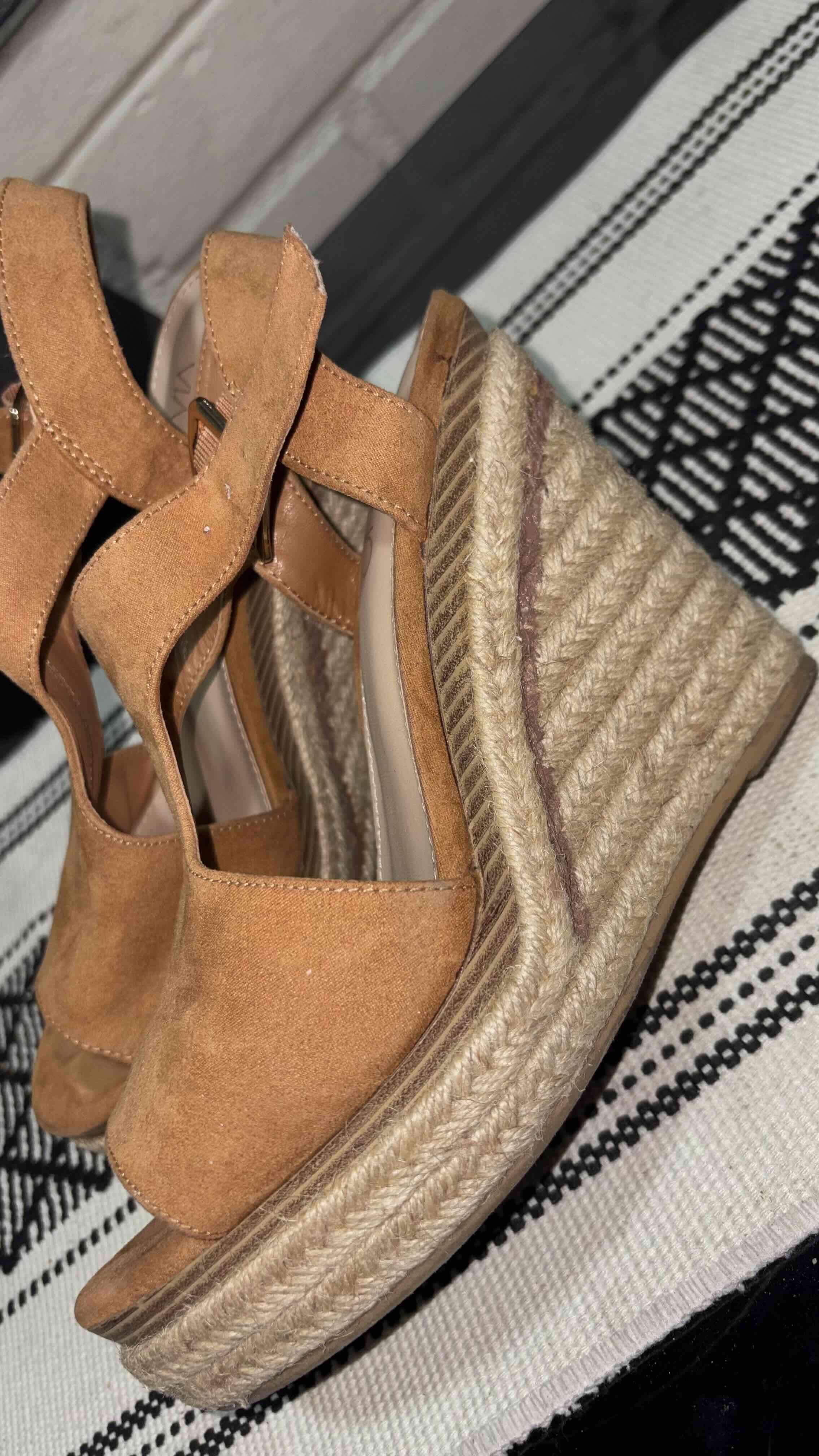 Sandalias de cuña café - miniatura 2