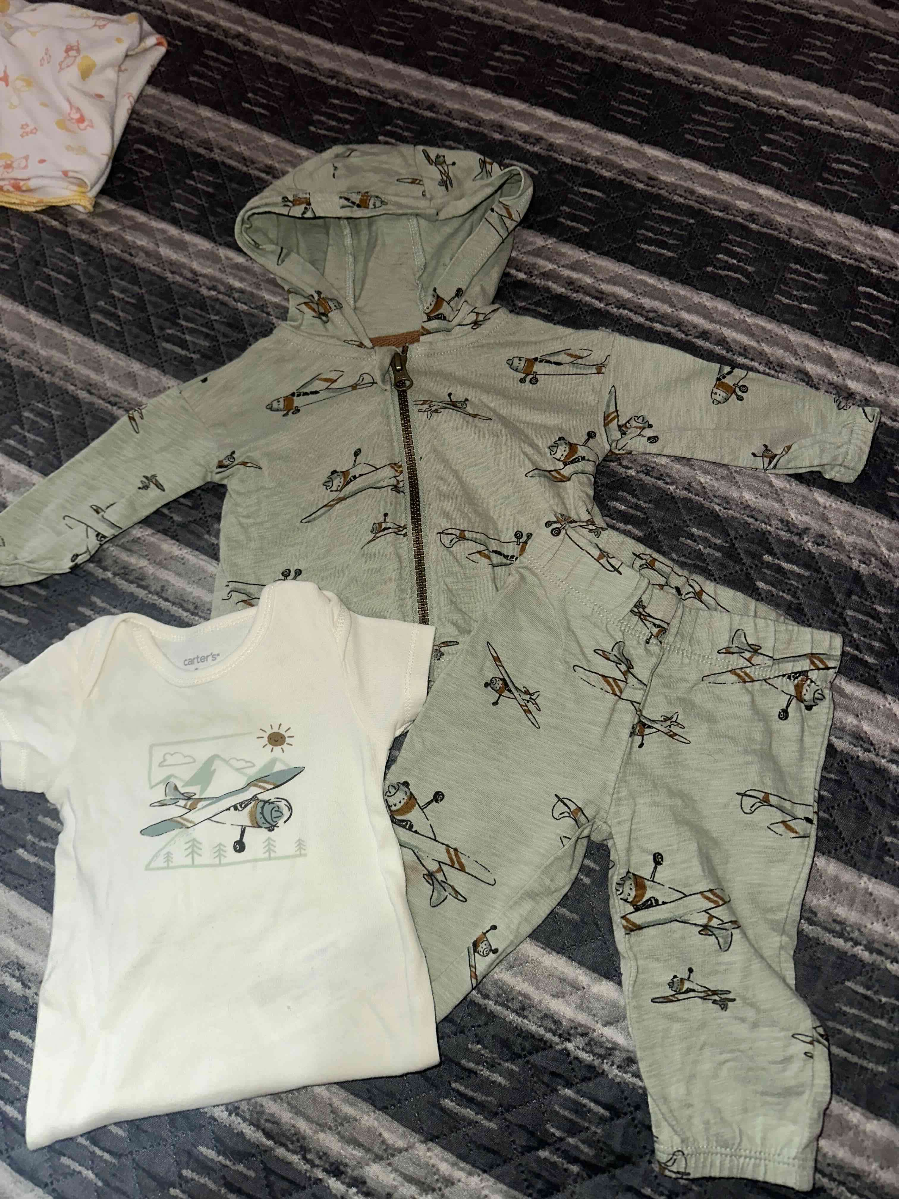 Conjunto ropa de bebé con dibujos - miniatura 2