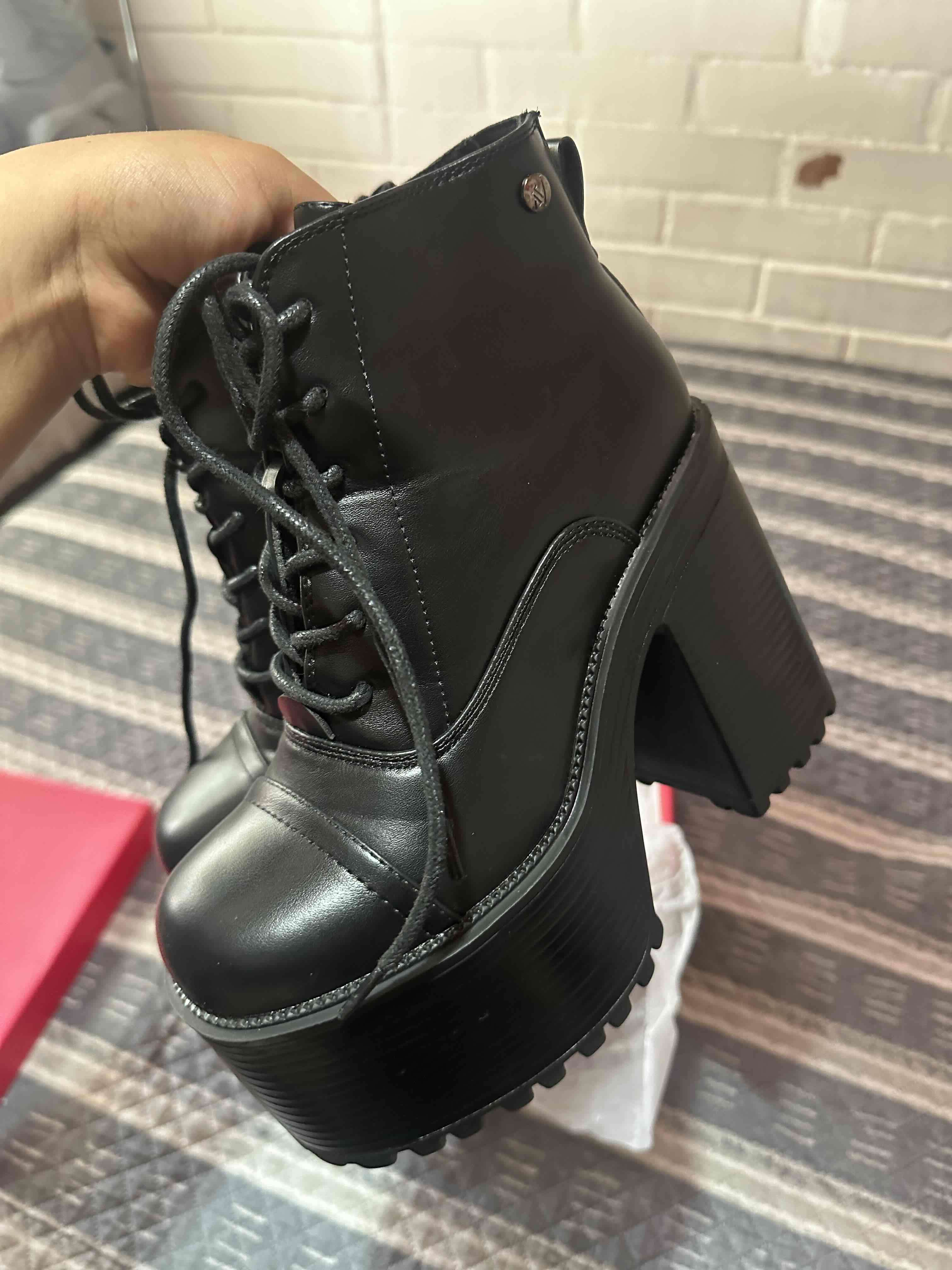 Botines negros con plataforma - miniatura 3