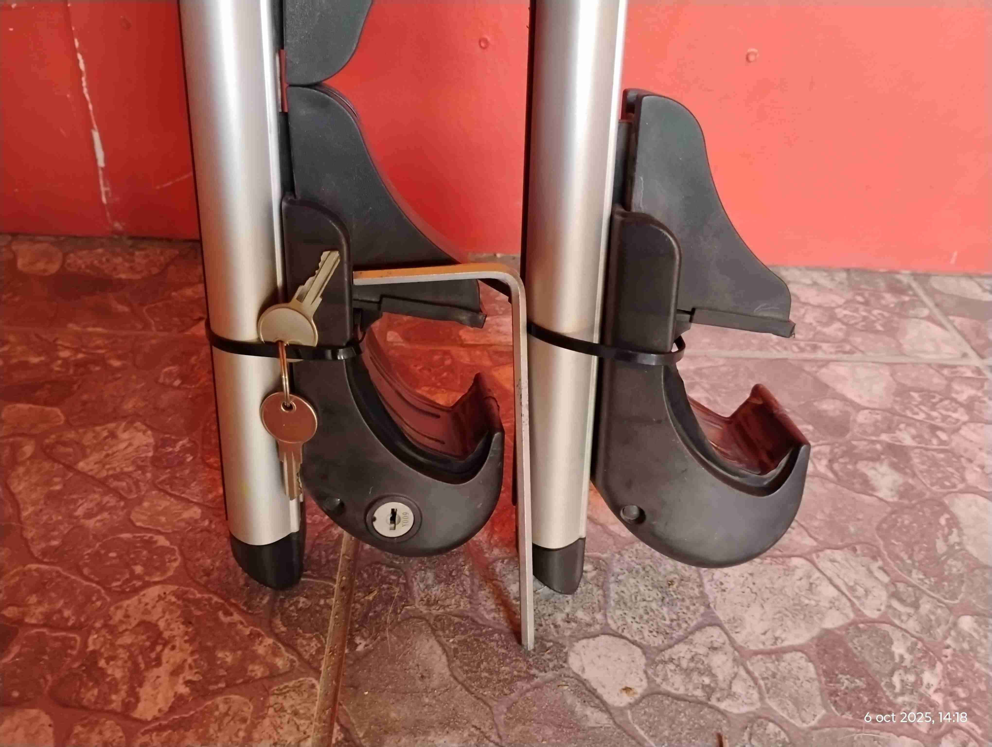 Barras portaequipaje para auto - miniatura 3