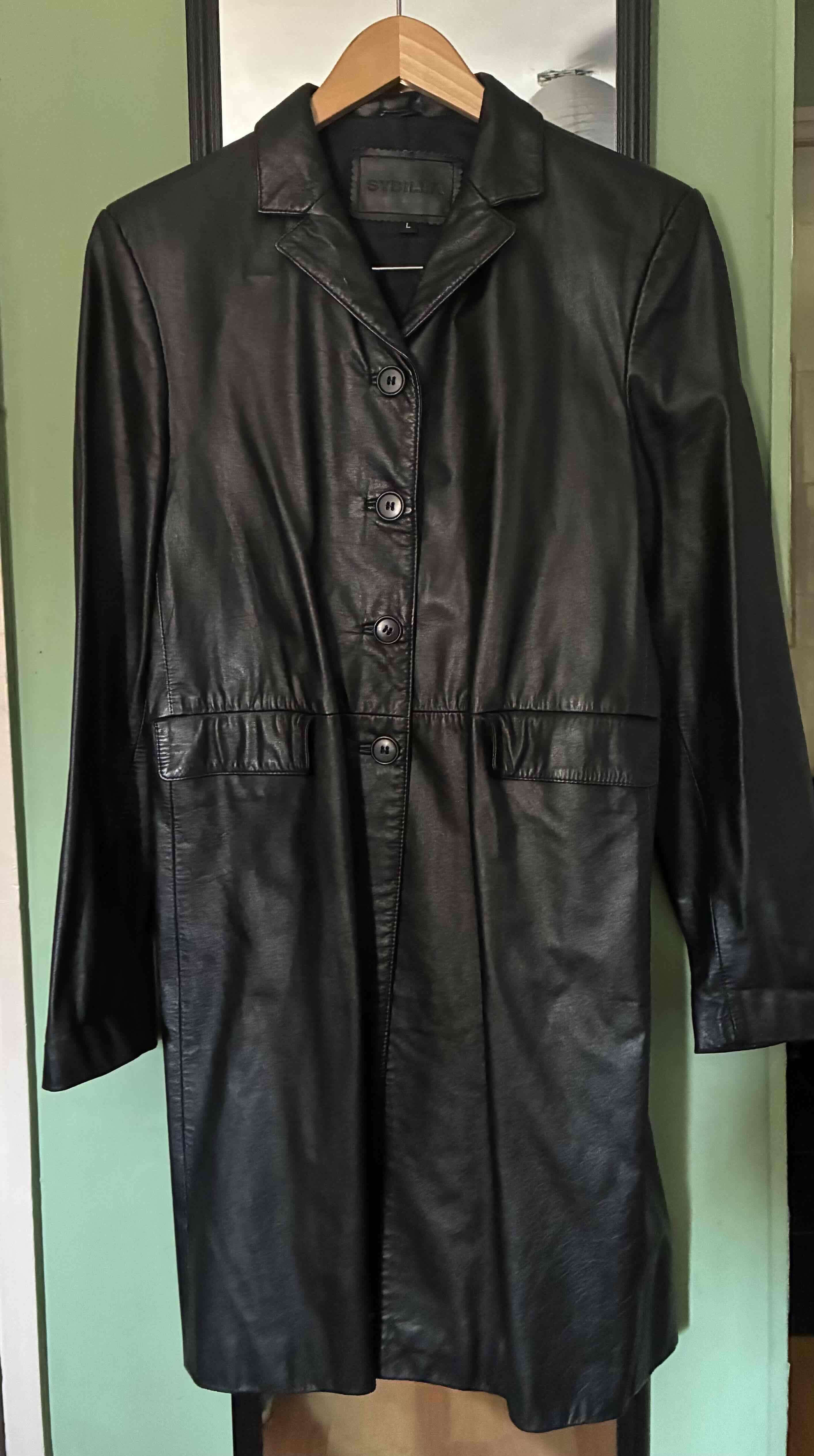 Abrigo negro de cuero - miniatura 3