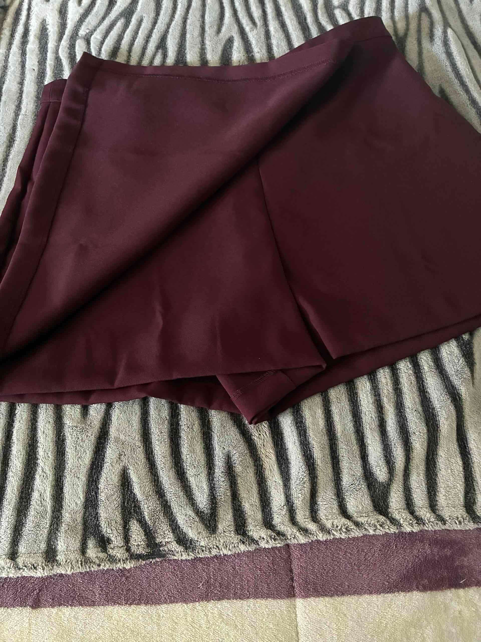 Short falda burdeo - miniatura 2