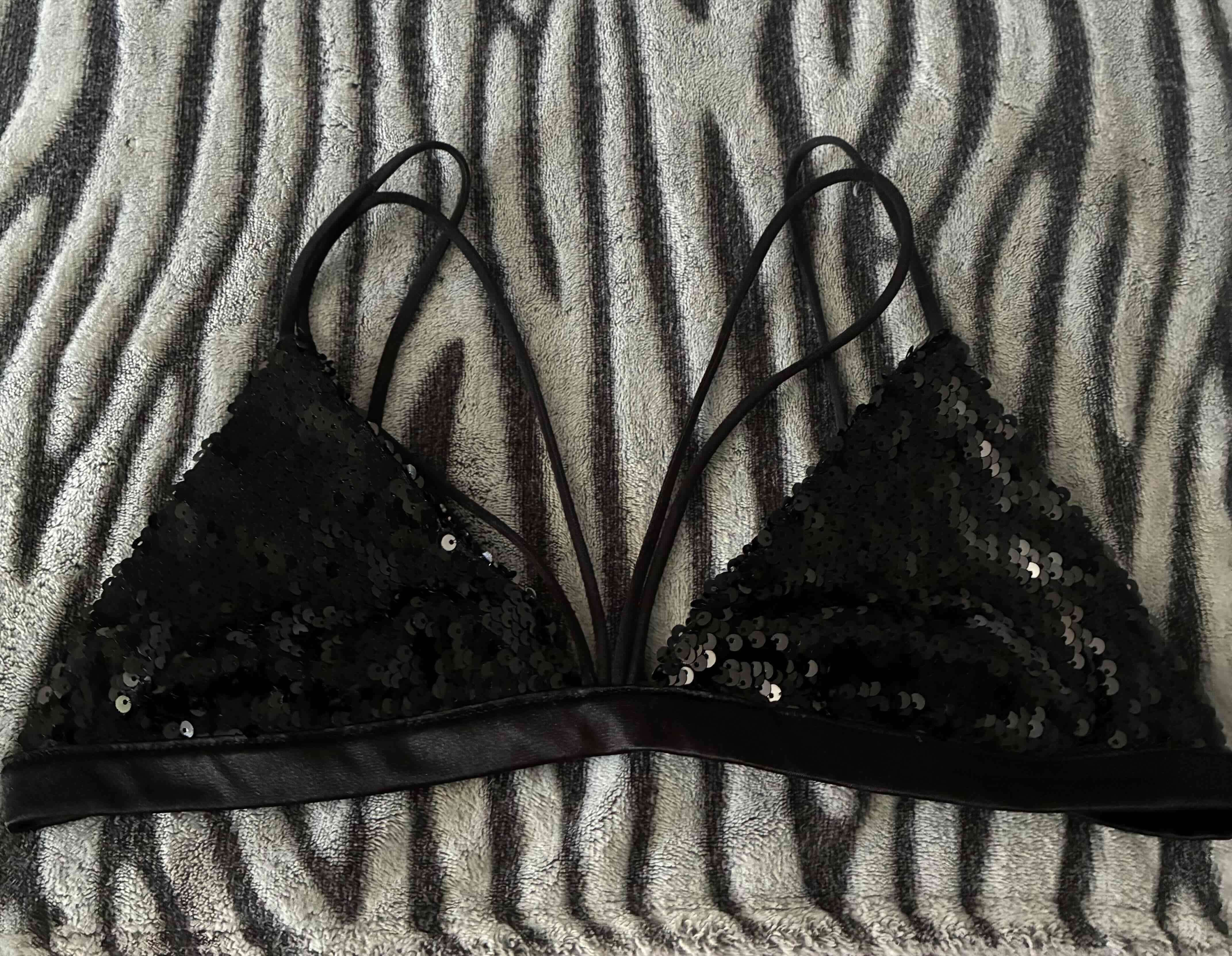 Top de lentejuelas negro