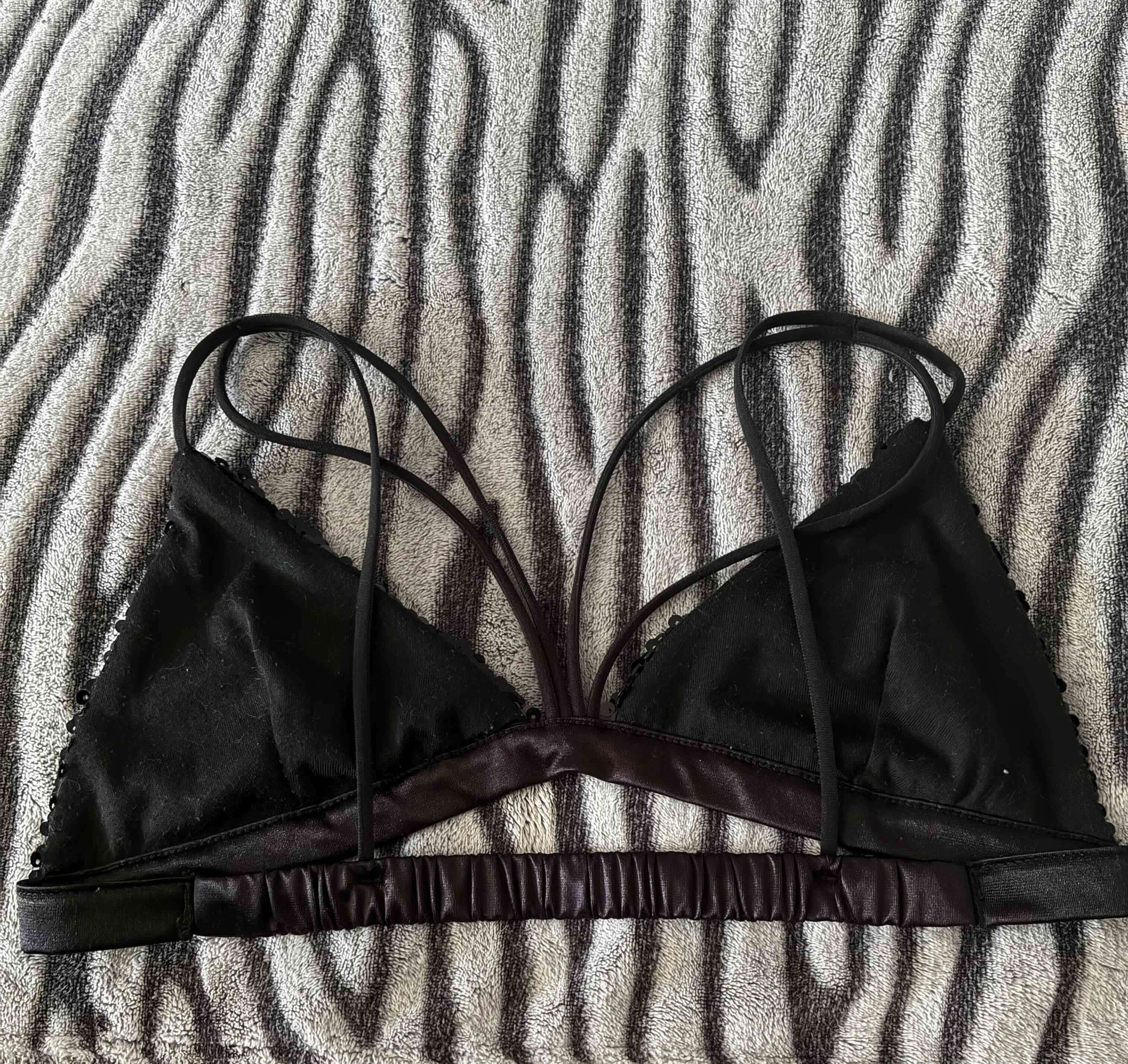 Top de lentejuelas negro - miniatura 3