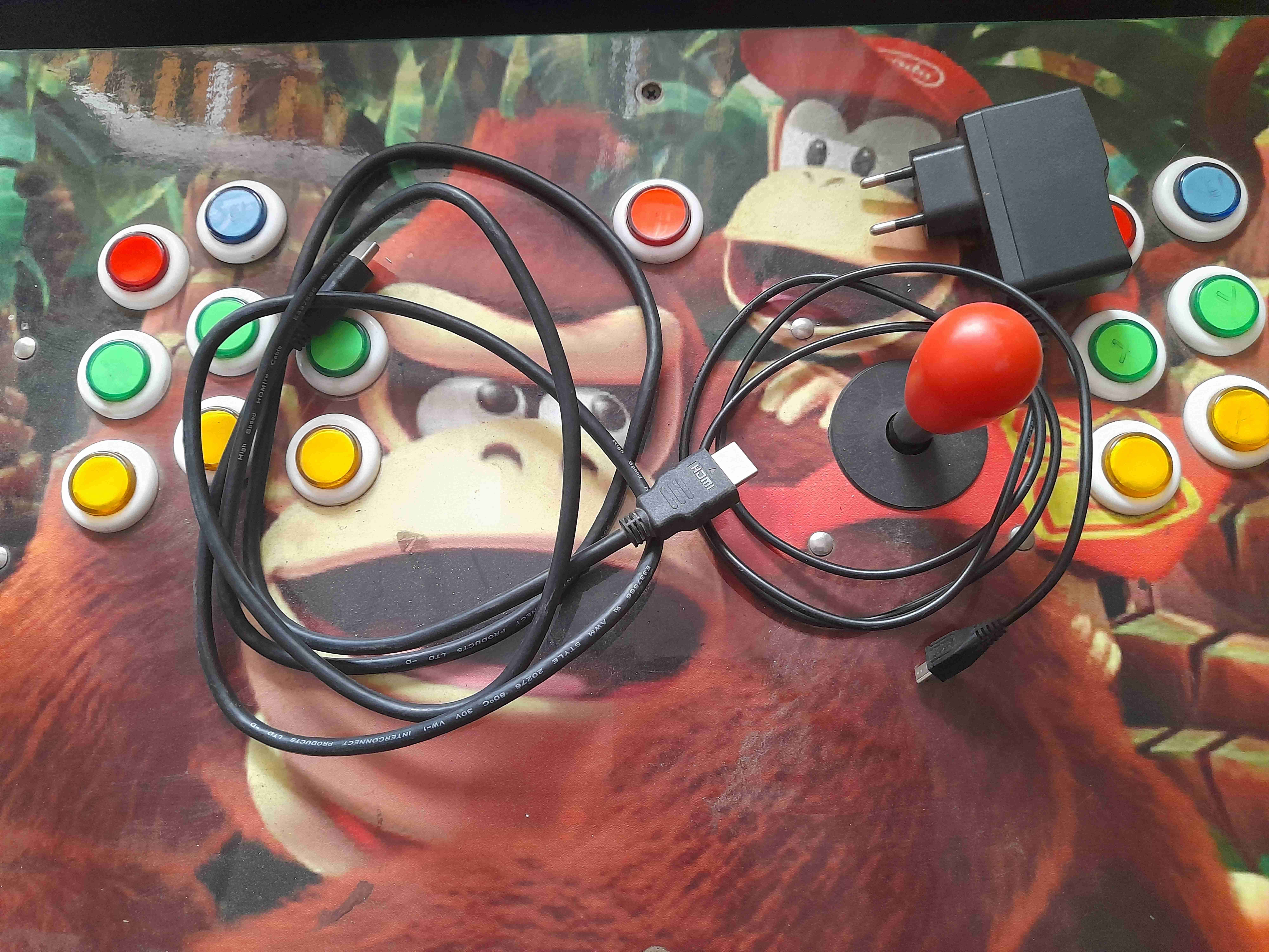 Mesa arcade con diseño de juego - miniatura 3