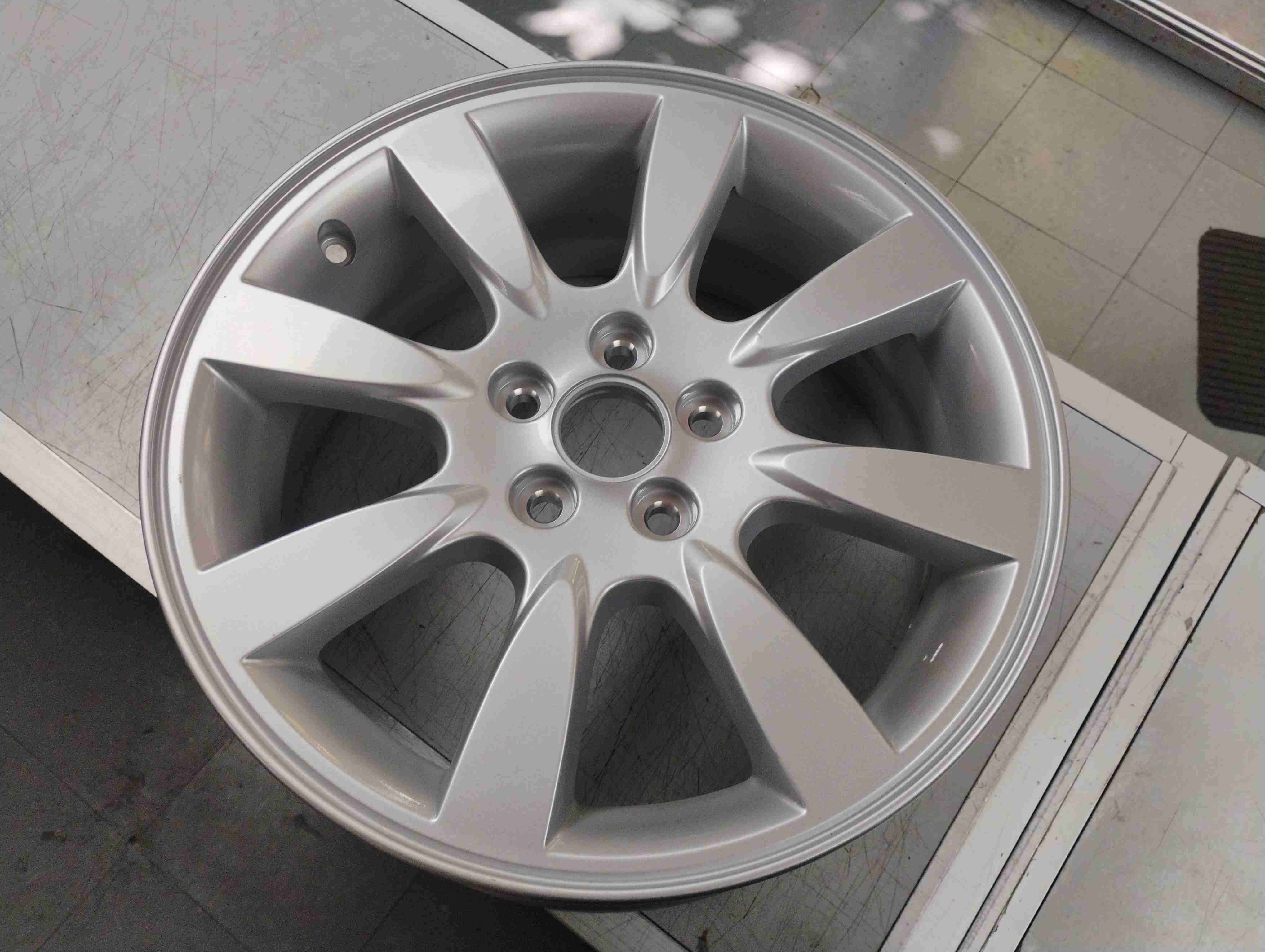 Llanta de aleación 17 pulgadas