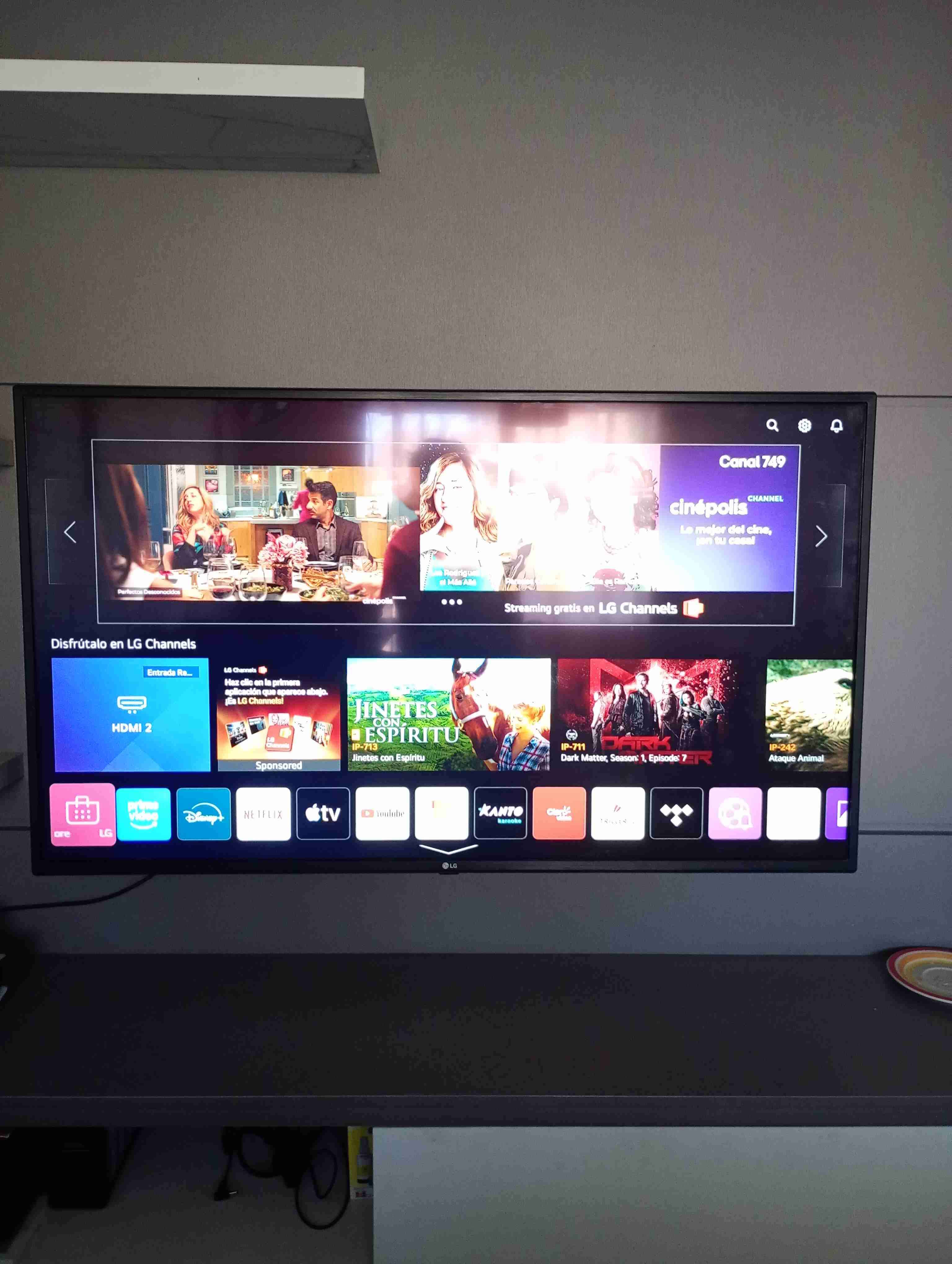 Televisor LG smartv de 50 - miniatura 2