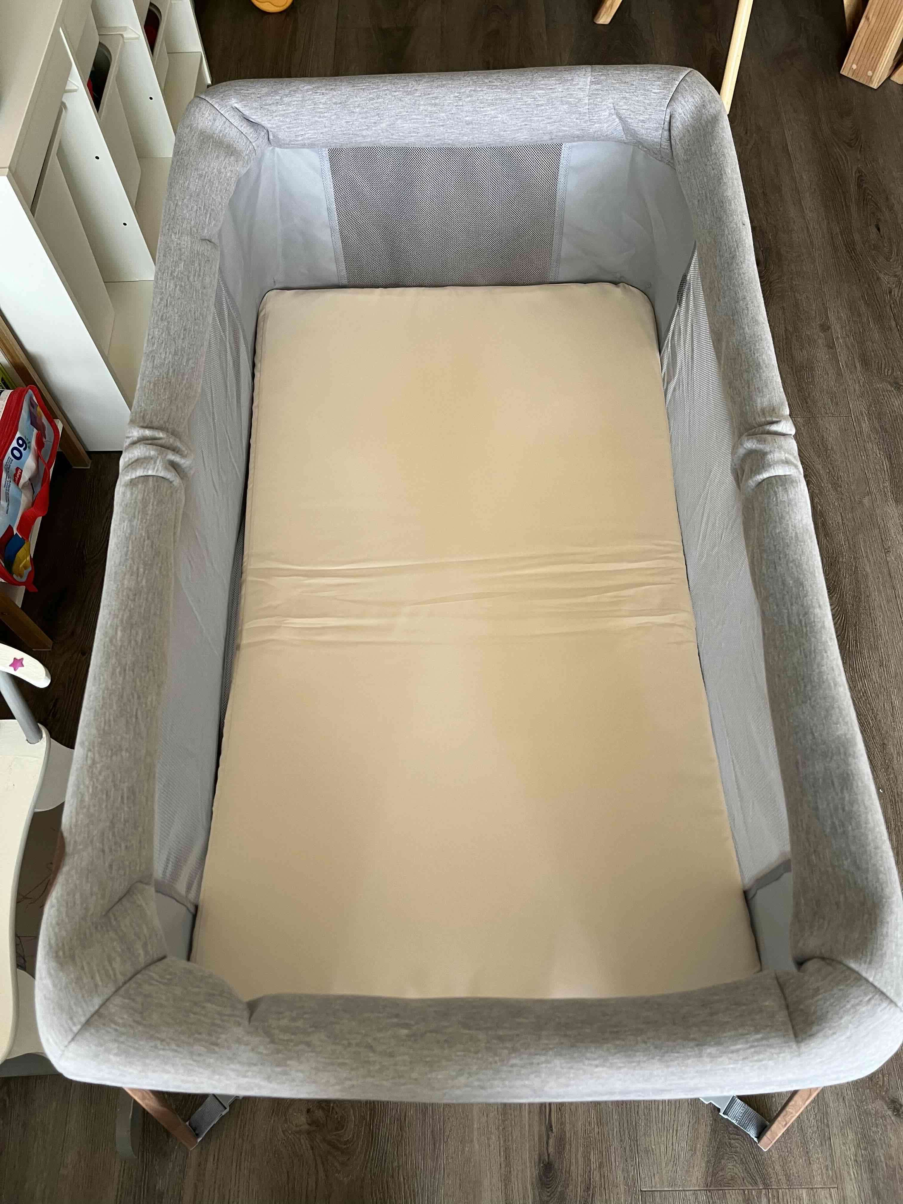 Cuna moises Maxi Cosi modelo Iris Essential Grey