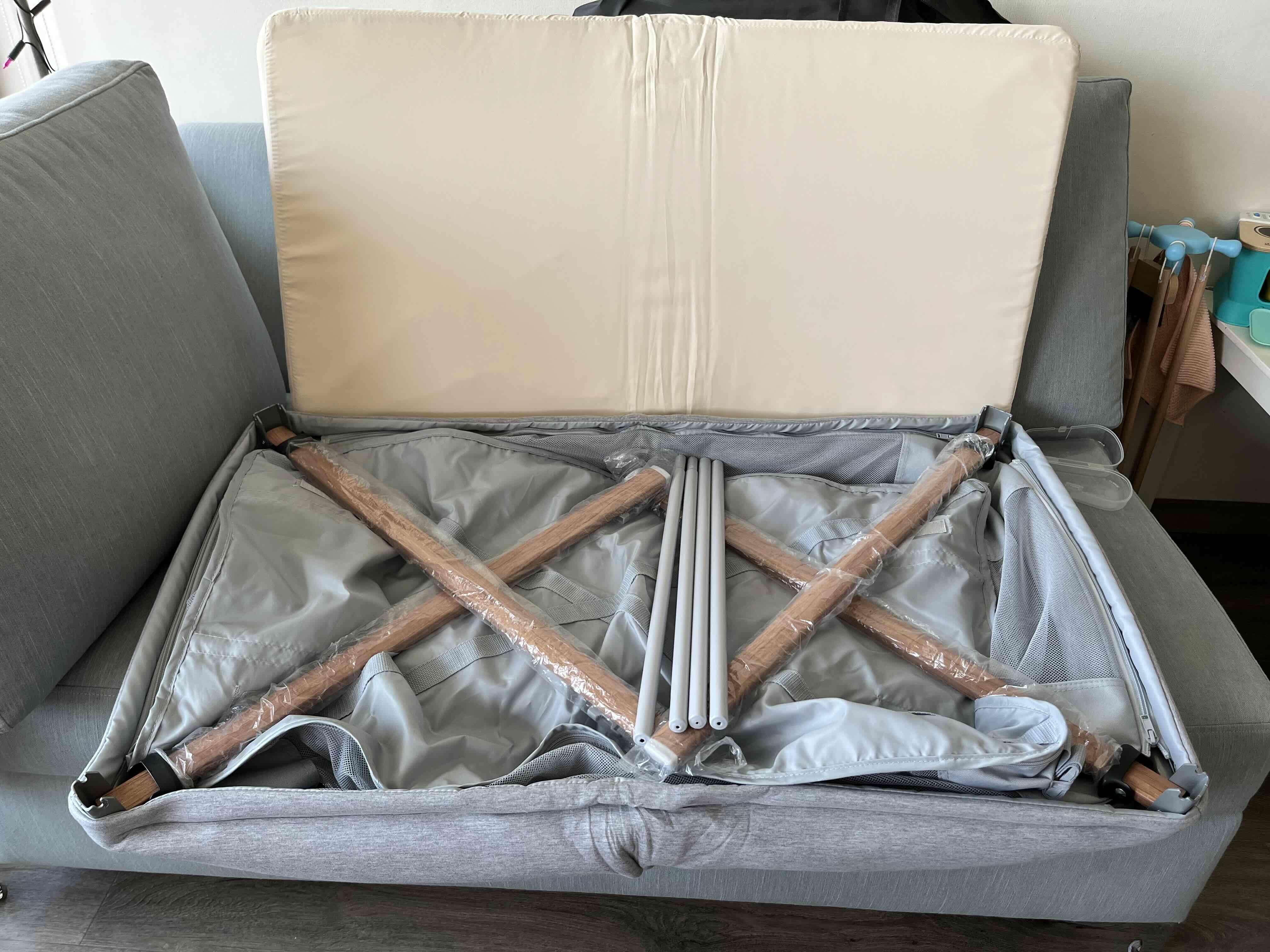 Cuna moises Maxi Cosi modelo Iris Essential Grey - miniatura 3