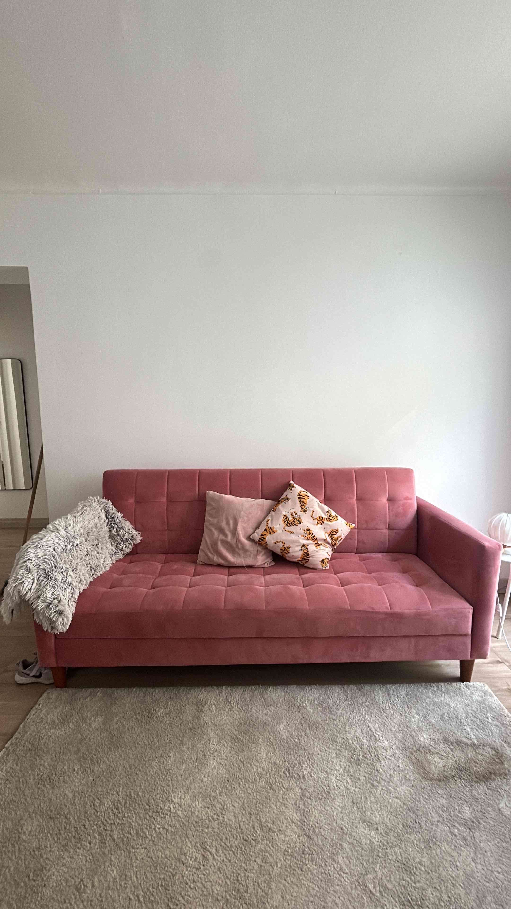 Sofá rosado 3 cuerpos