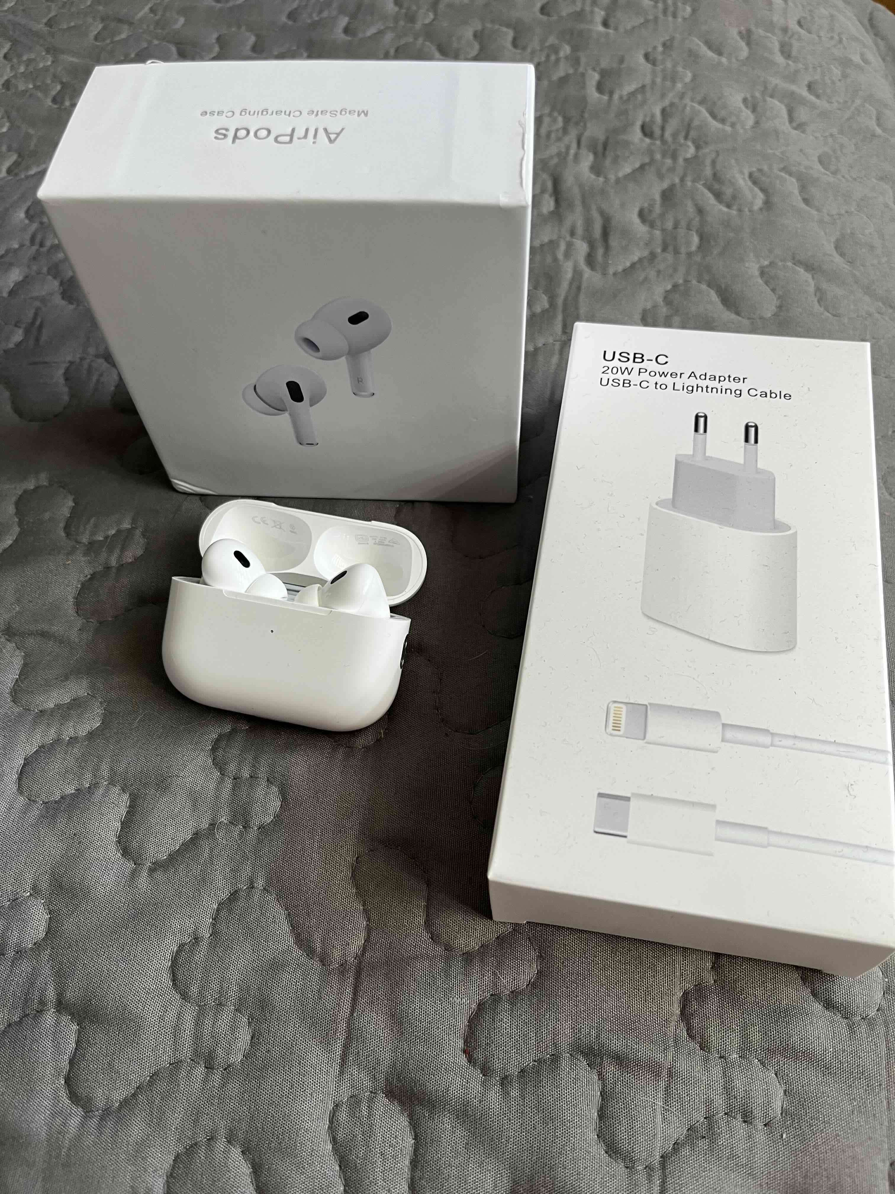 Audífonos inalámbricos y cargador de iPhone - miniatura 2