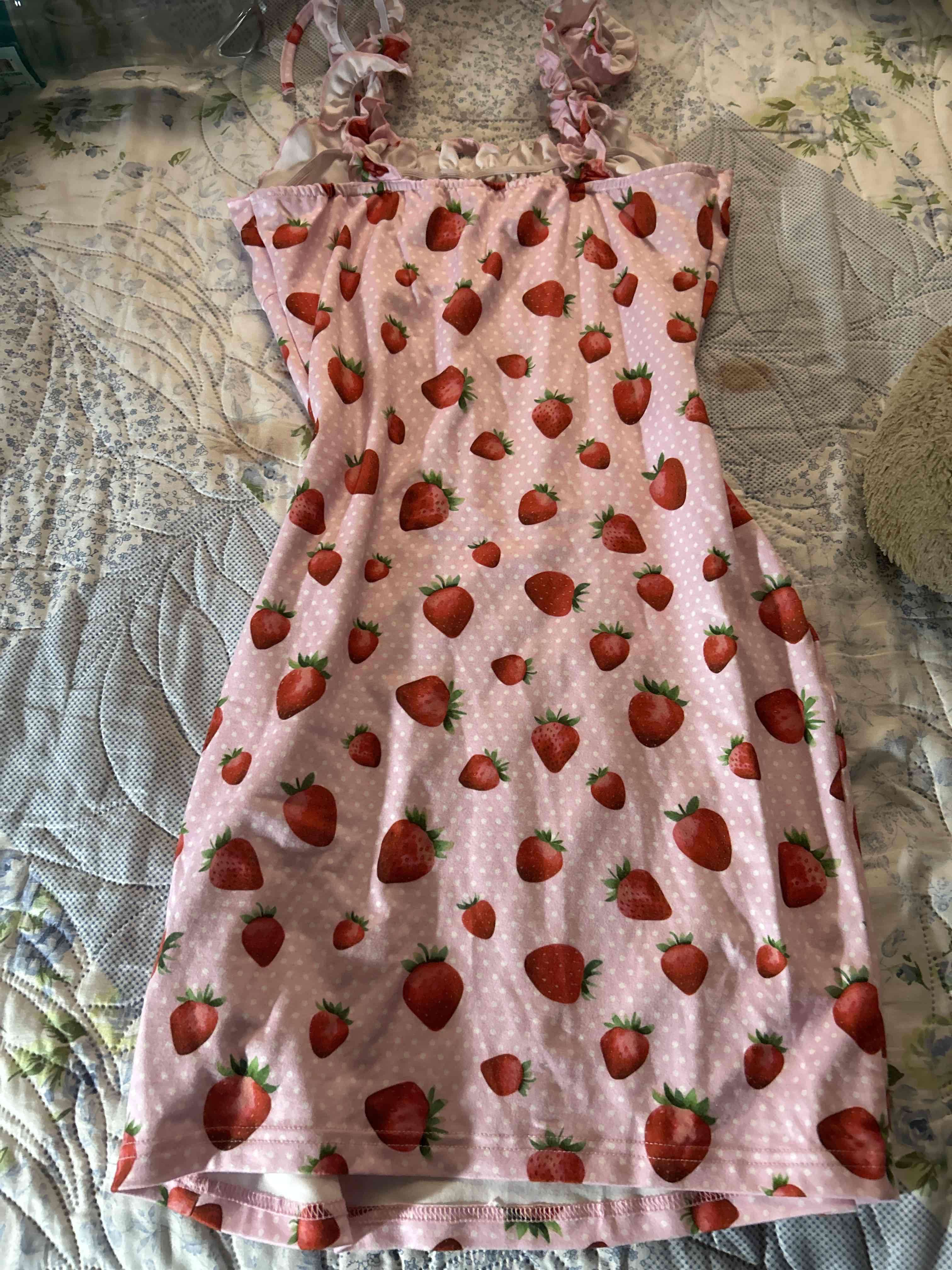 Vestido rosa con estampado de frutillas - miniatura 2