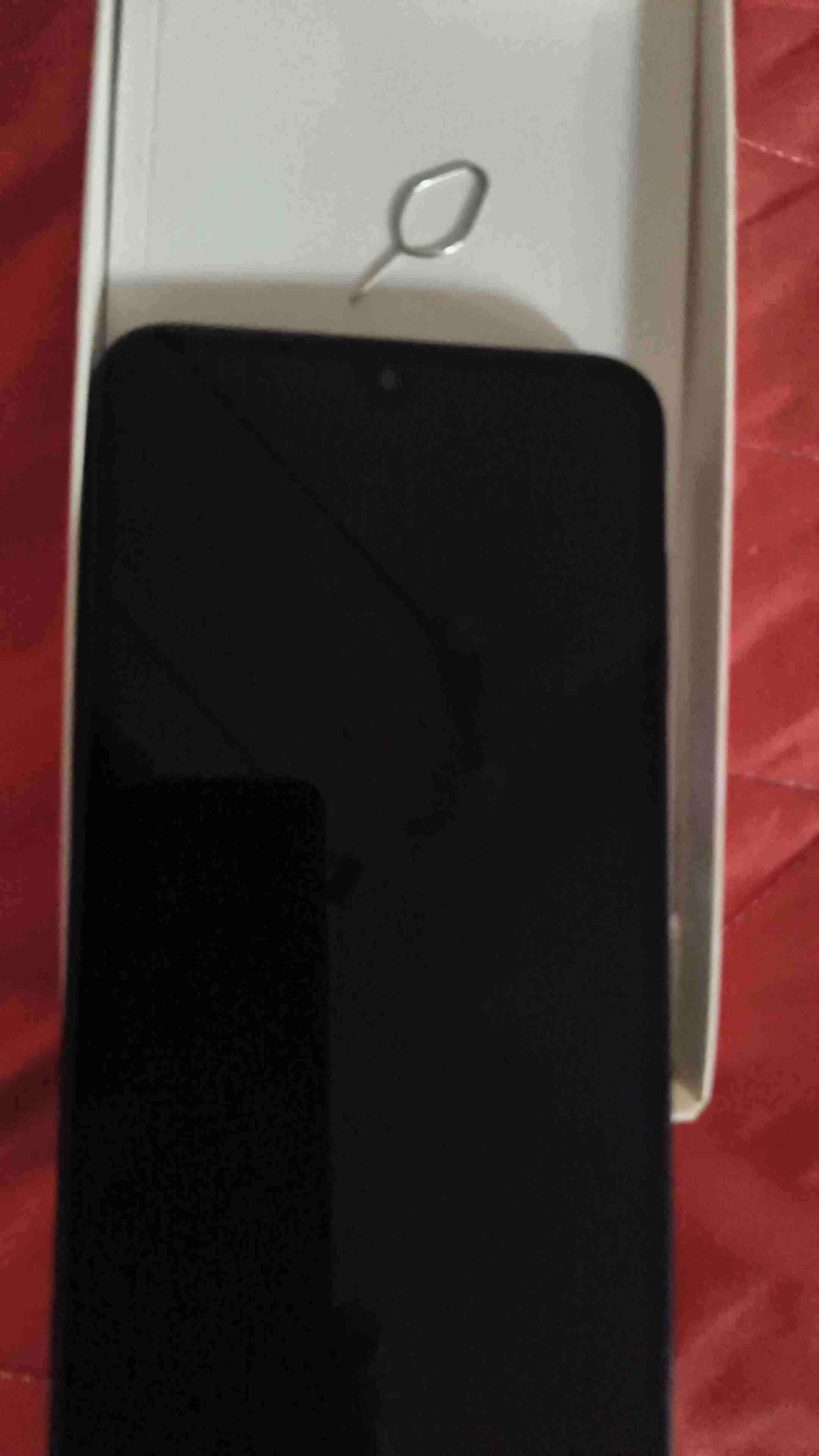 Smartphone negro con caja