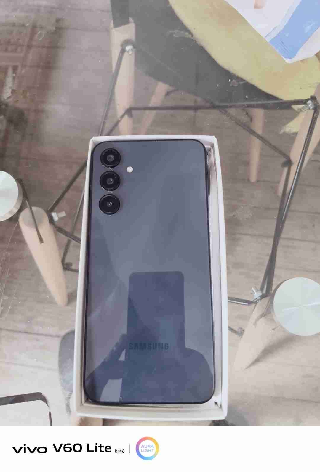 Smartphone negro con caja - miniatura 5