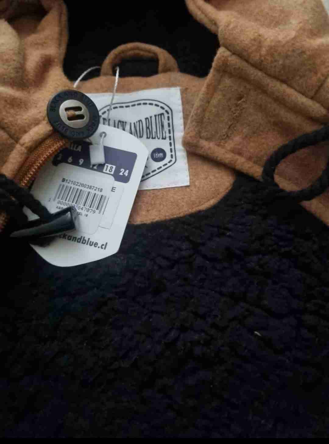 Abrigo infantil camel con capucha - miniatura 2