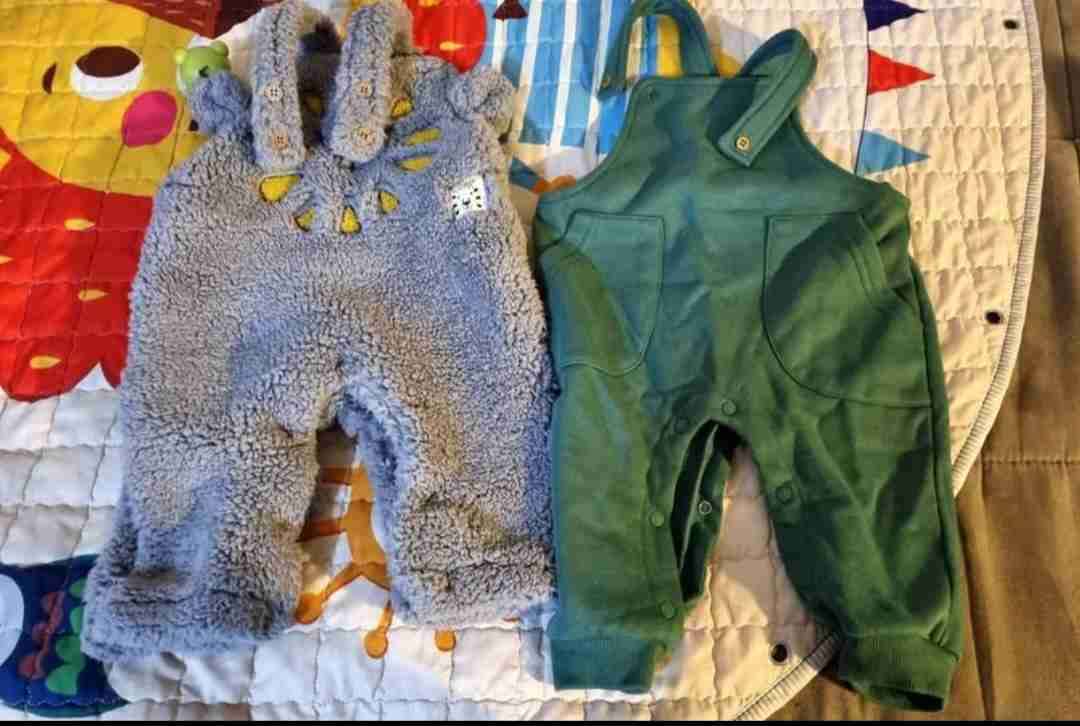 Conjunto jardineras bebé gris y verde