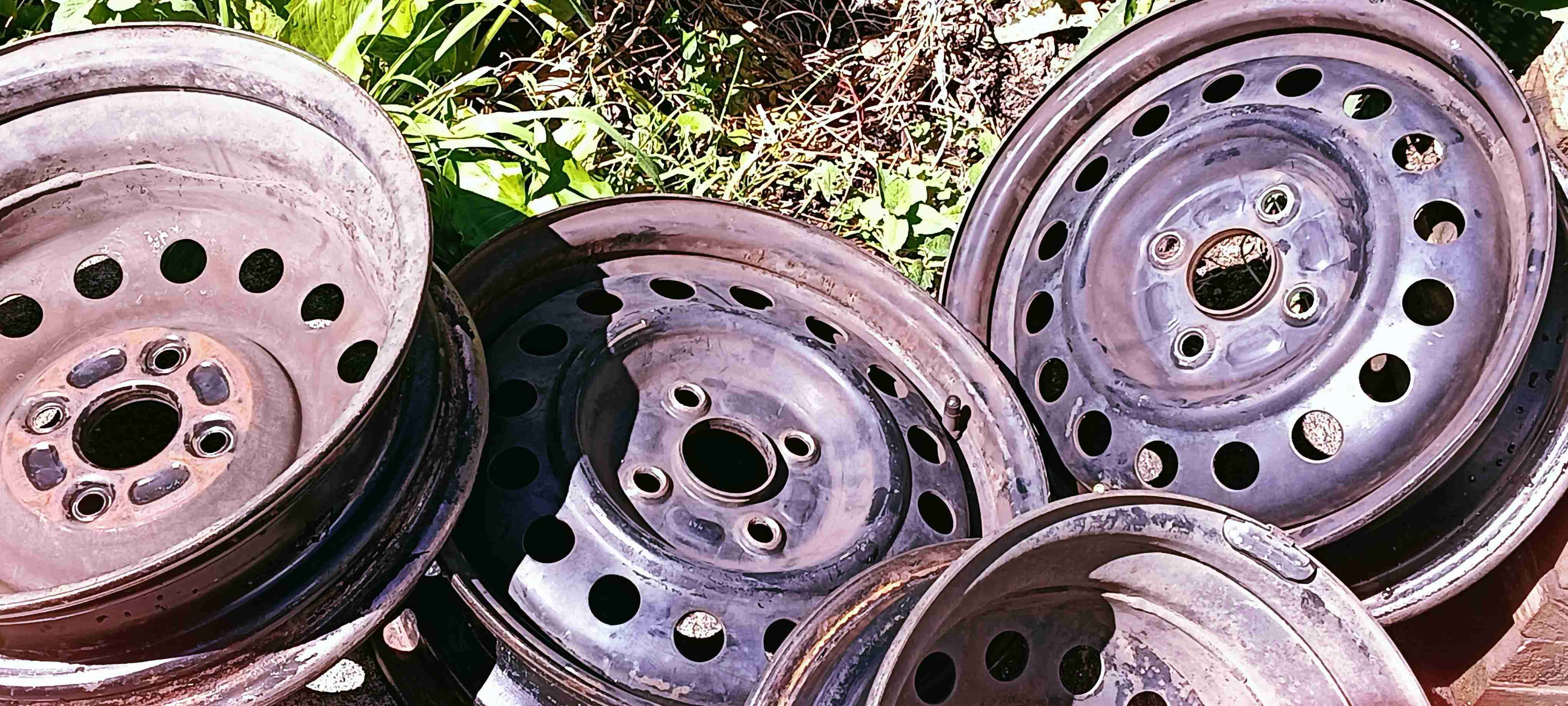 Llanta de acero aro 14 4x100 usada para auto - miniatura 2