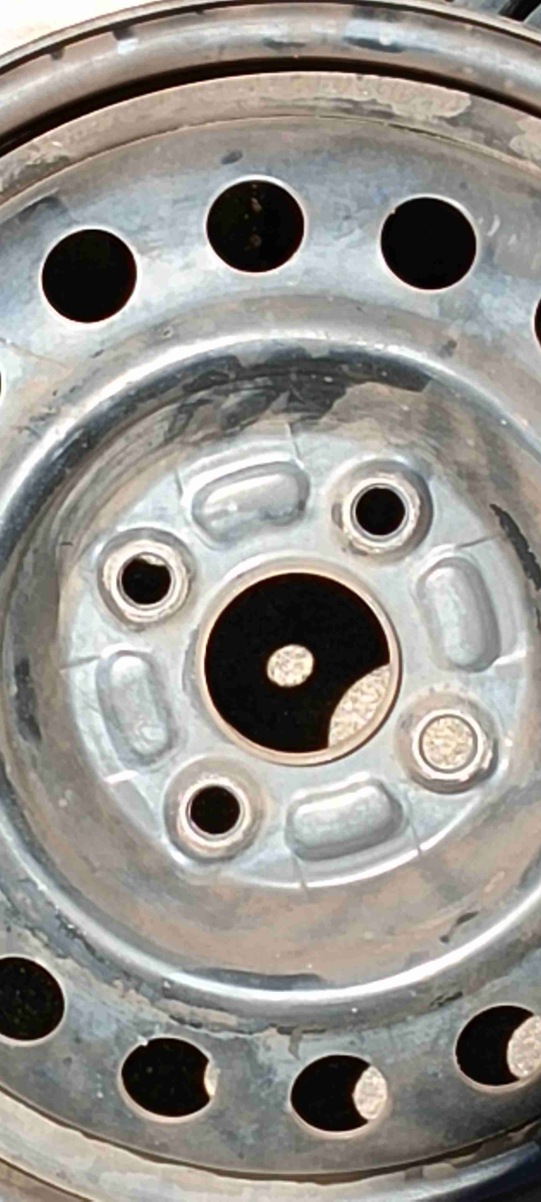 Llanta de acero aro 14 4x100 usada para auto - miniatura 4