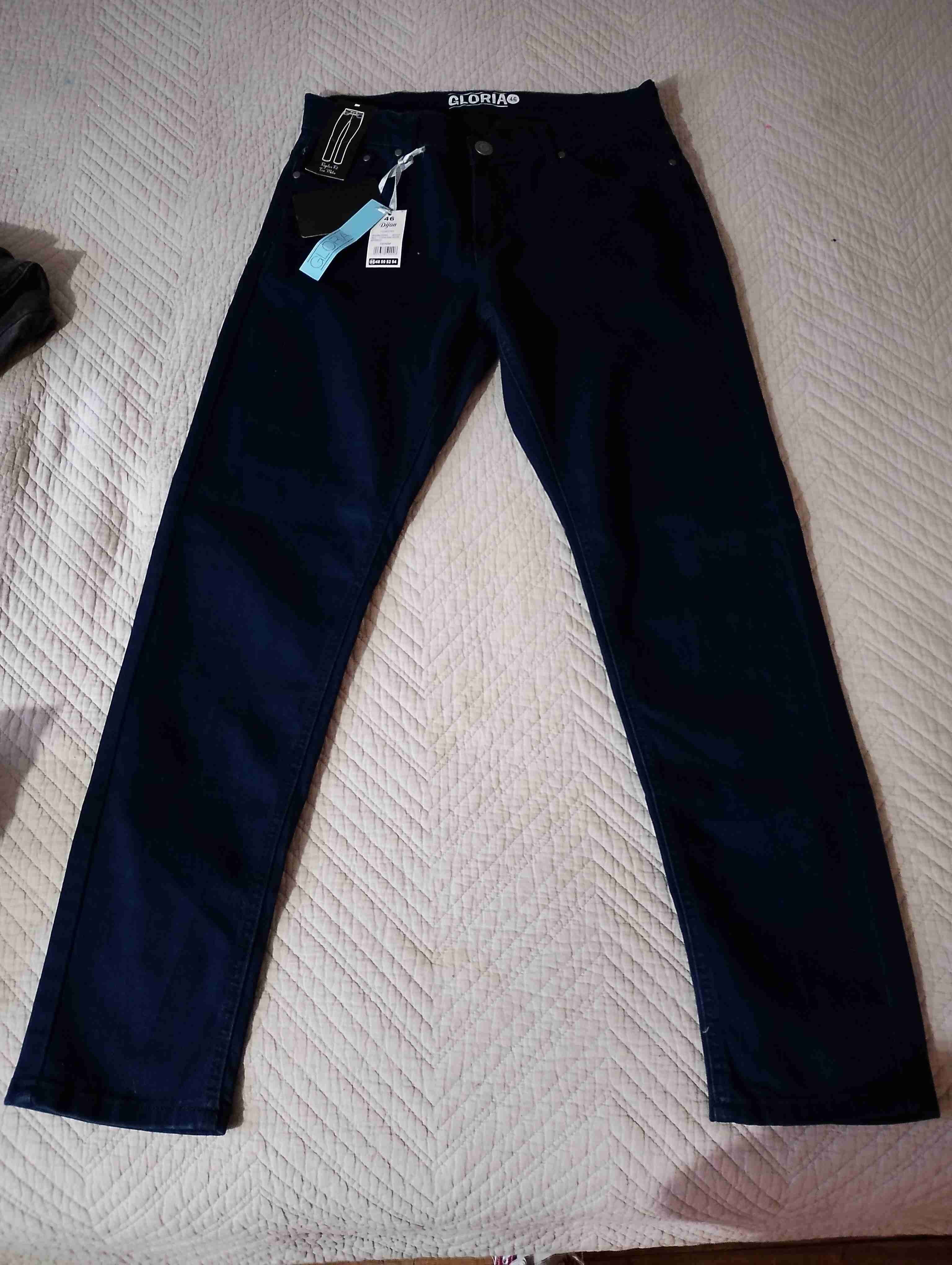 Jeans azul oscuro con etiquetas - miniatura 2