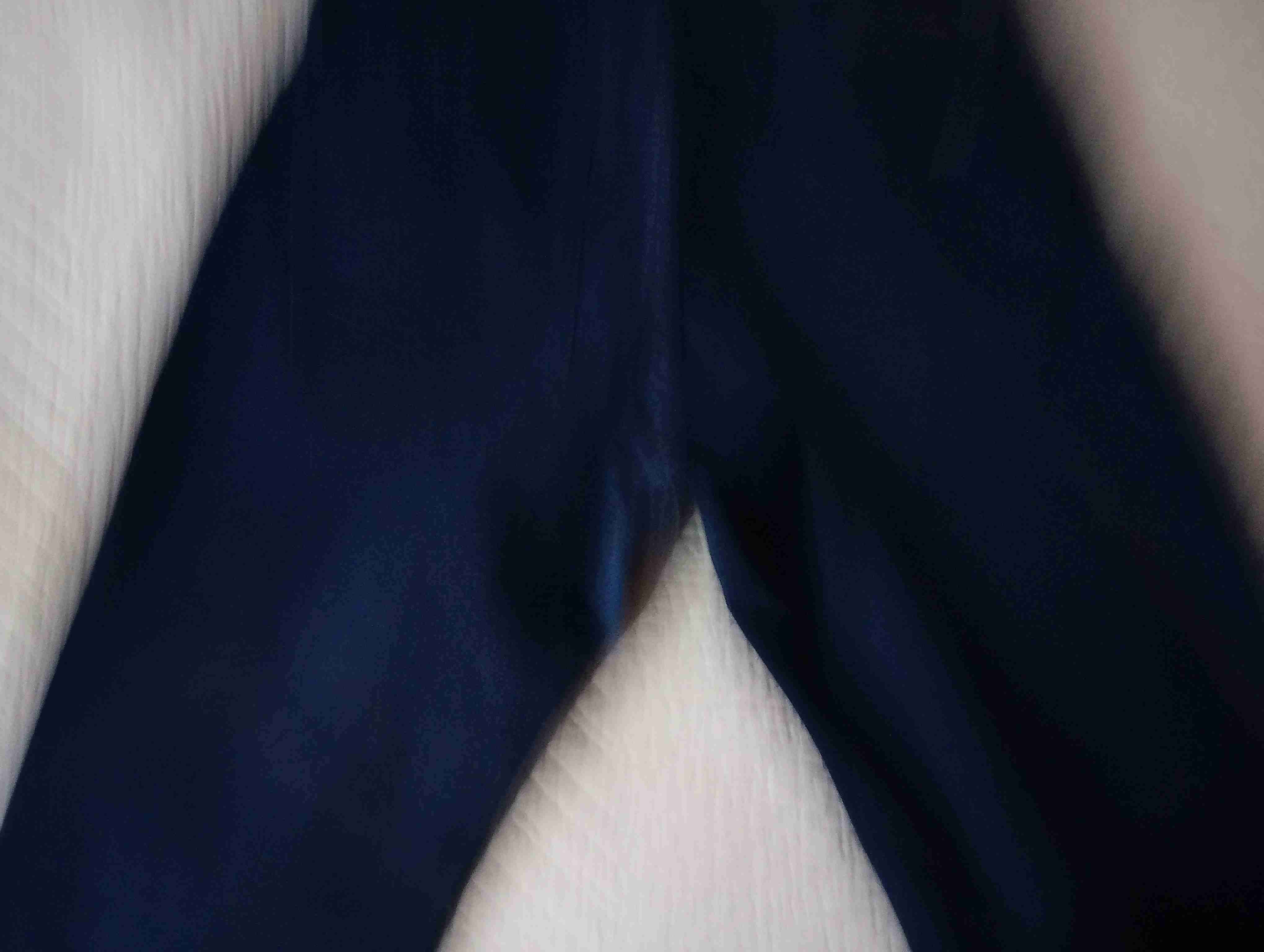 Jeans azul oscuro con etiquetas - miniatura 4