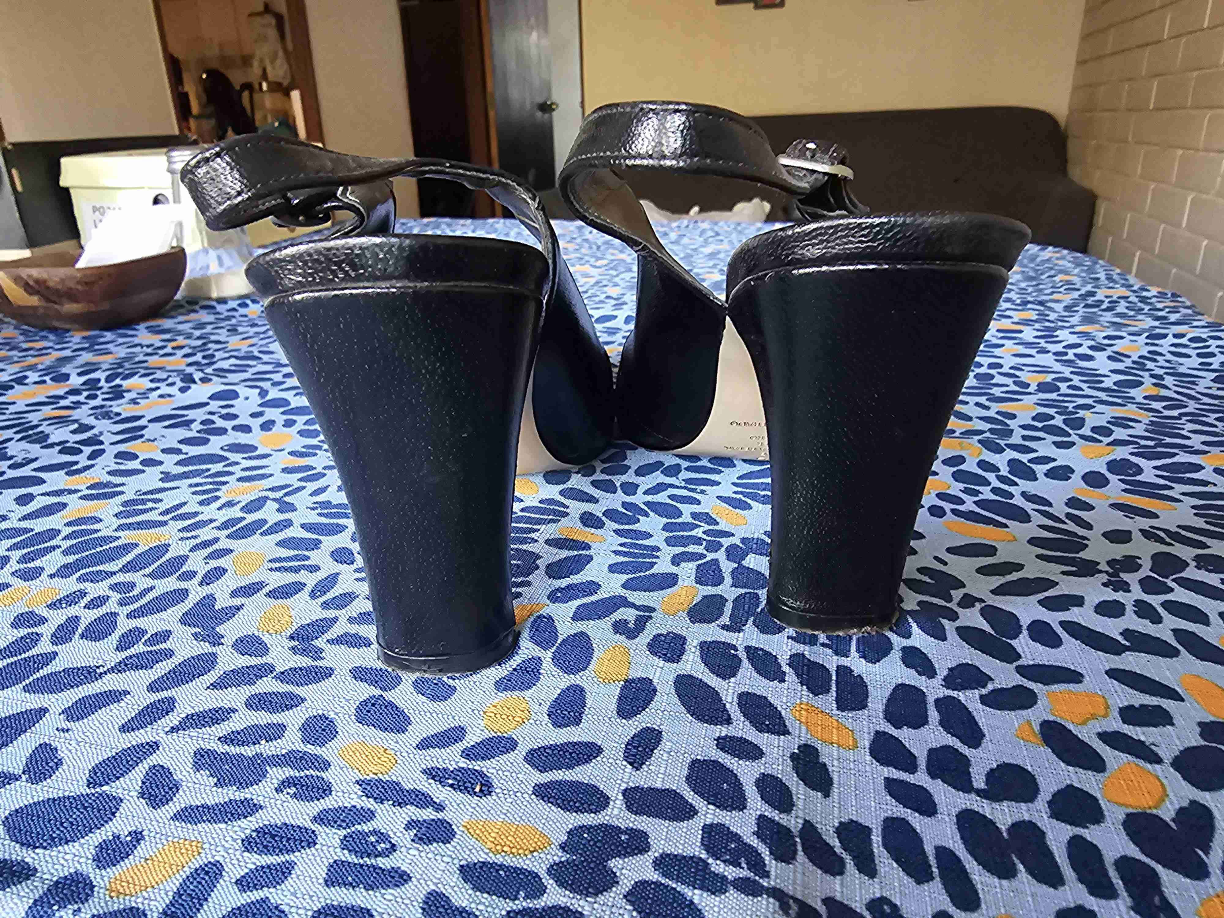 Zapatos de cuero negros elegantes - miniatura 3