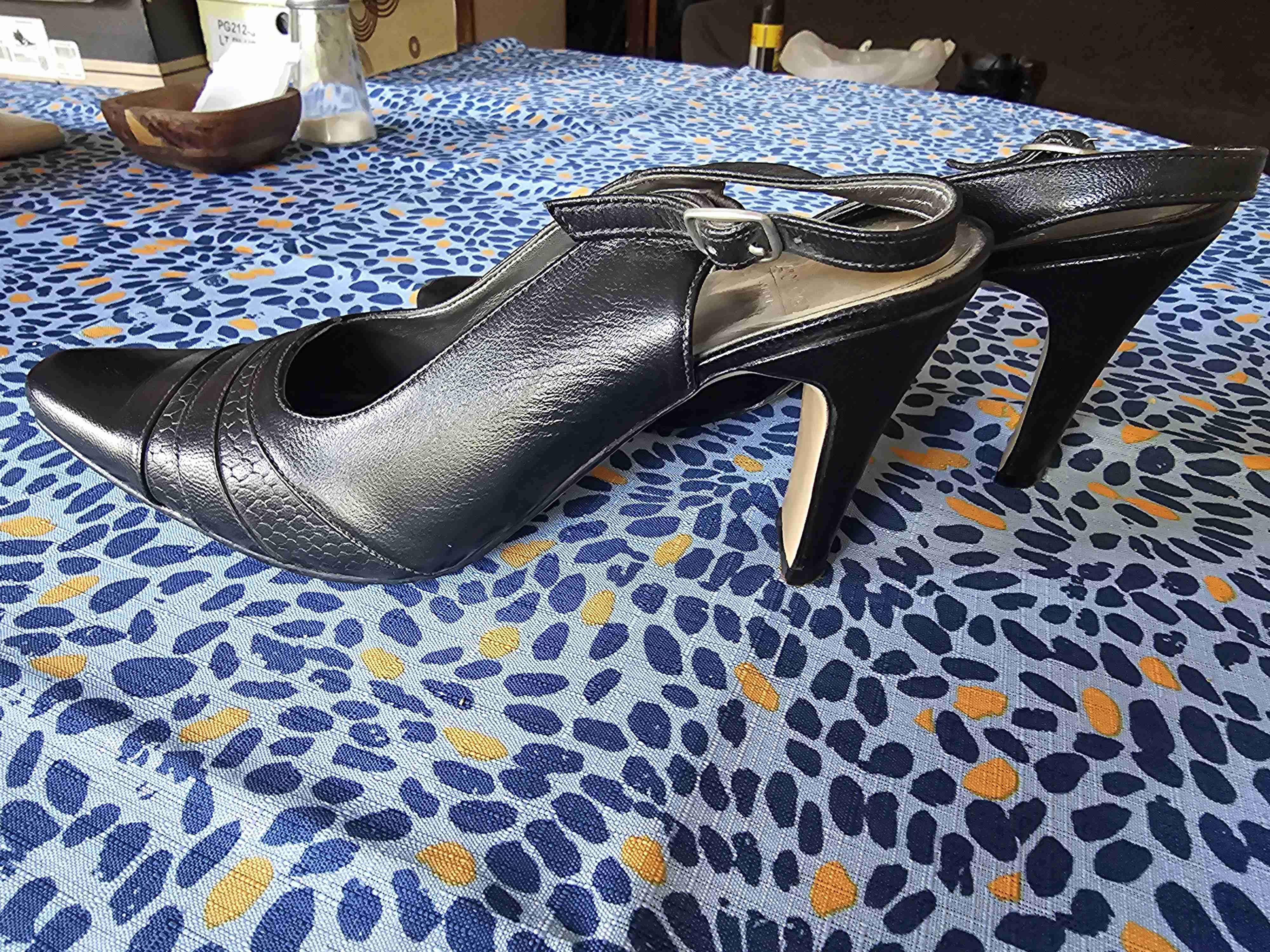 Zapatos de cuero negros elegantes - miniatura 4