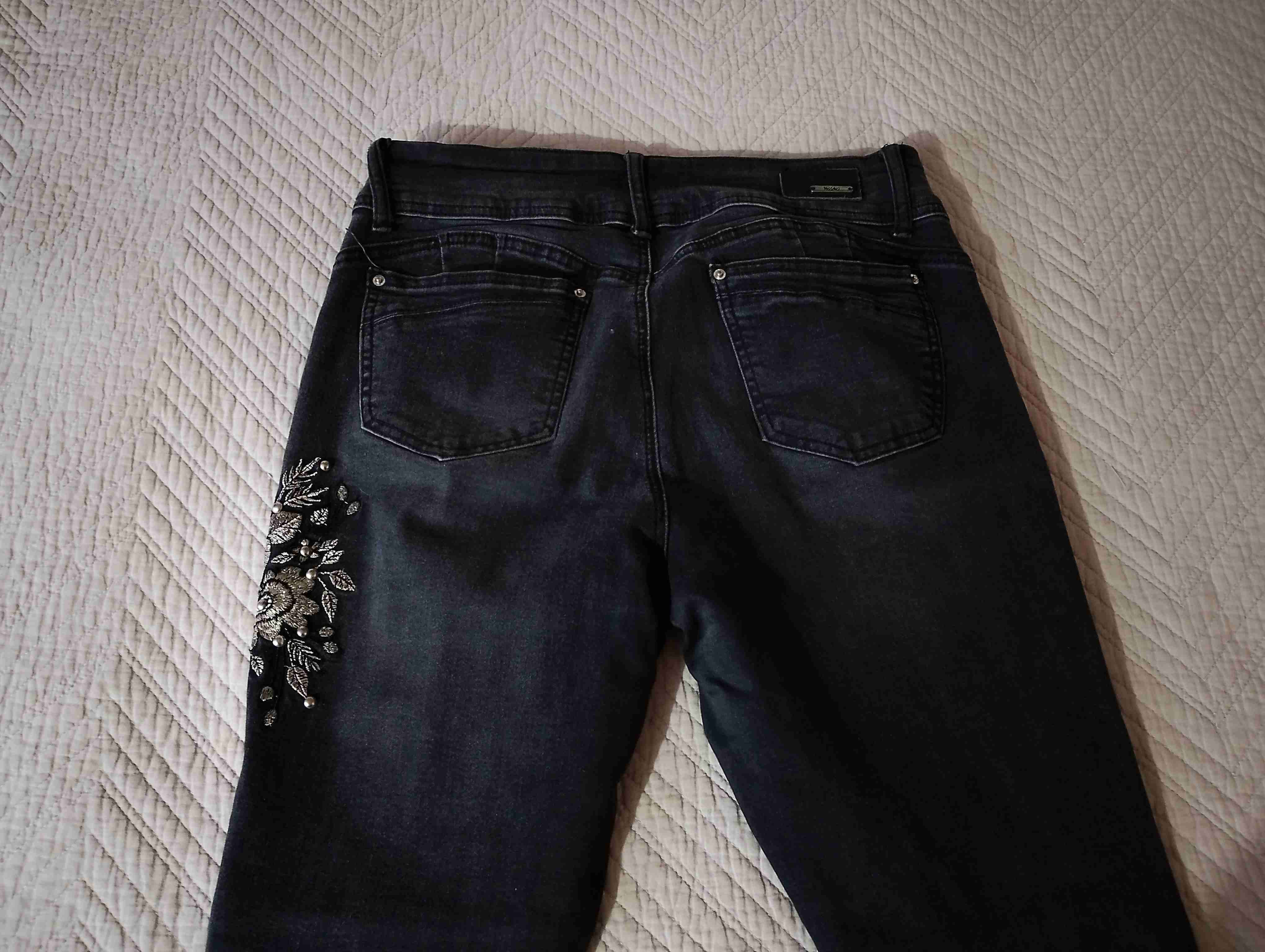 Jeans negros con apliques - miniatura 2