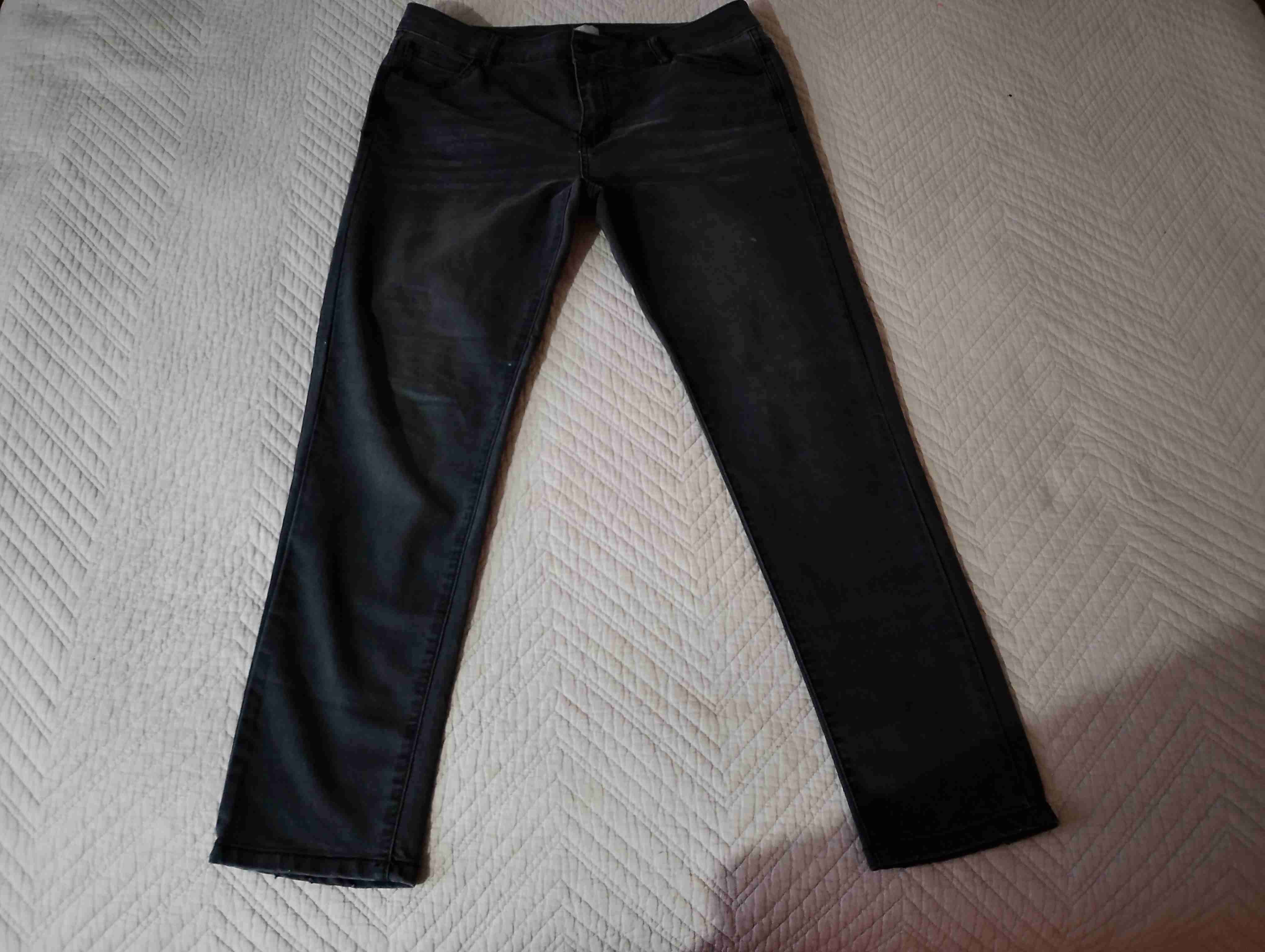 Pantalones de mezclilla negros