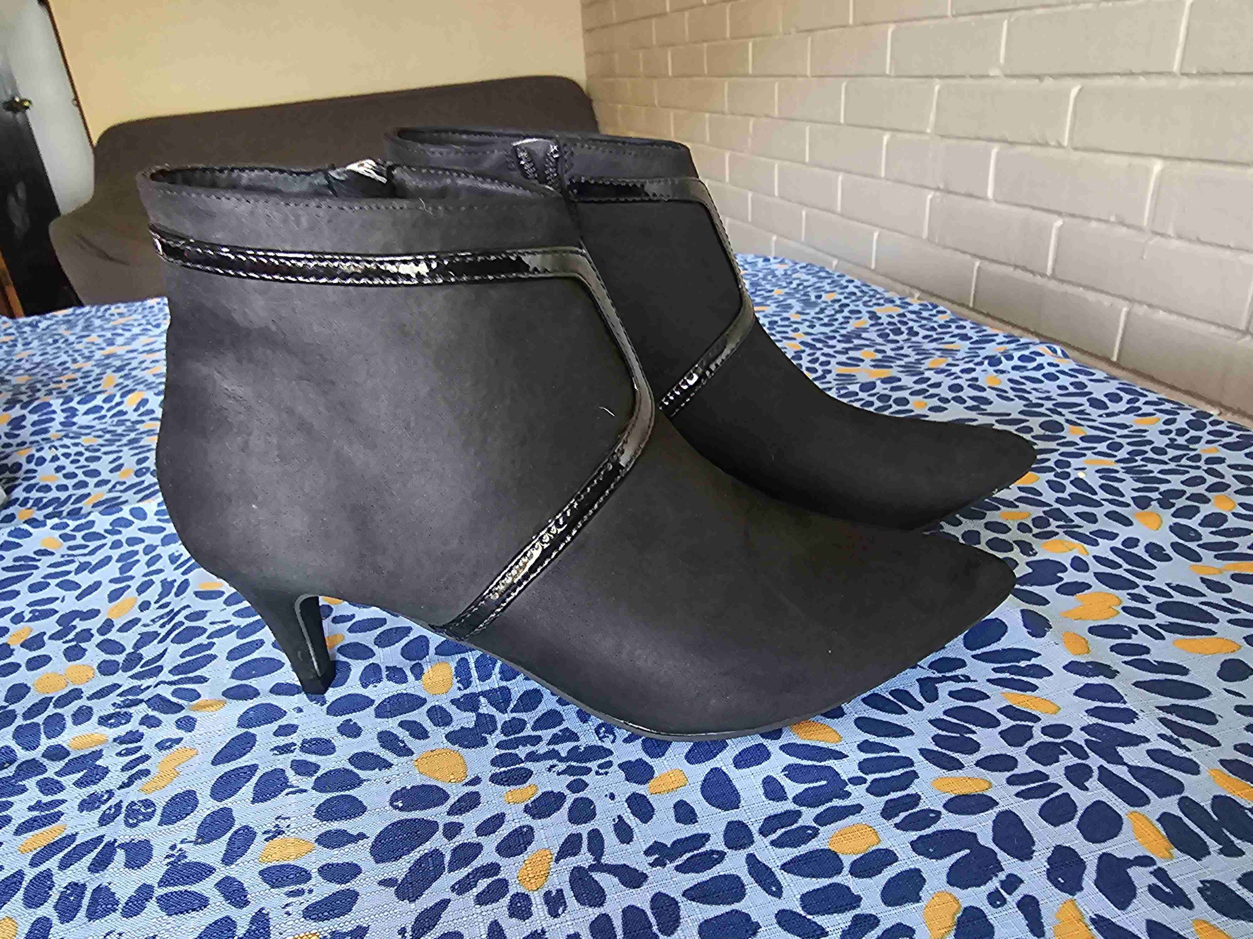 Botines negros con tacón