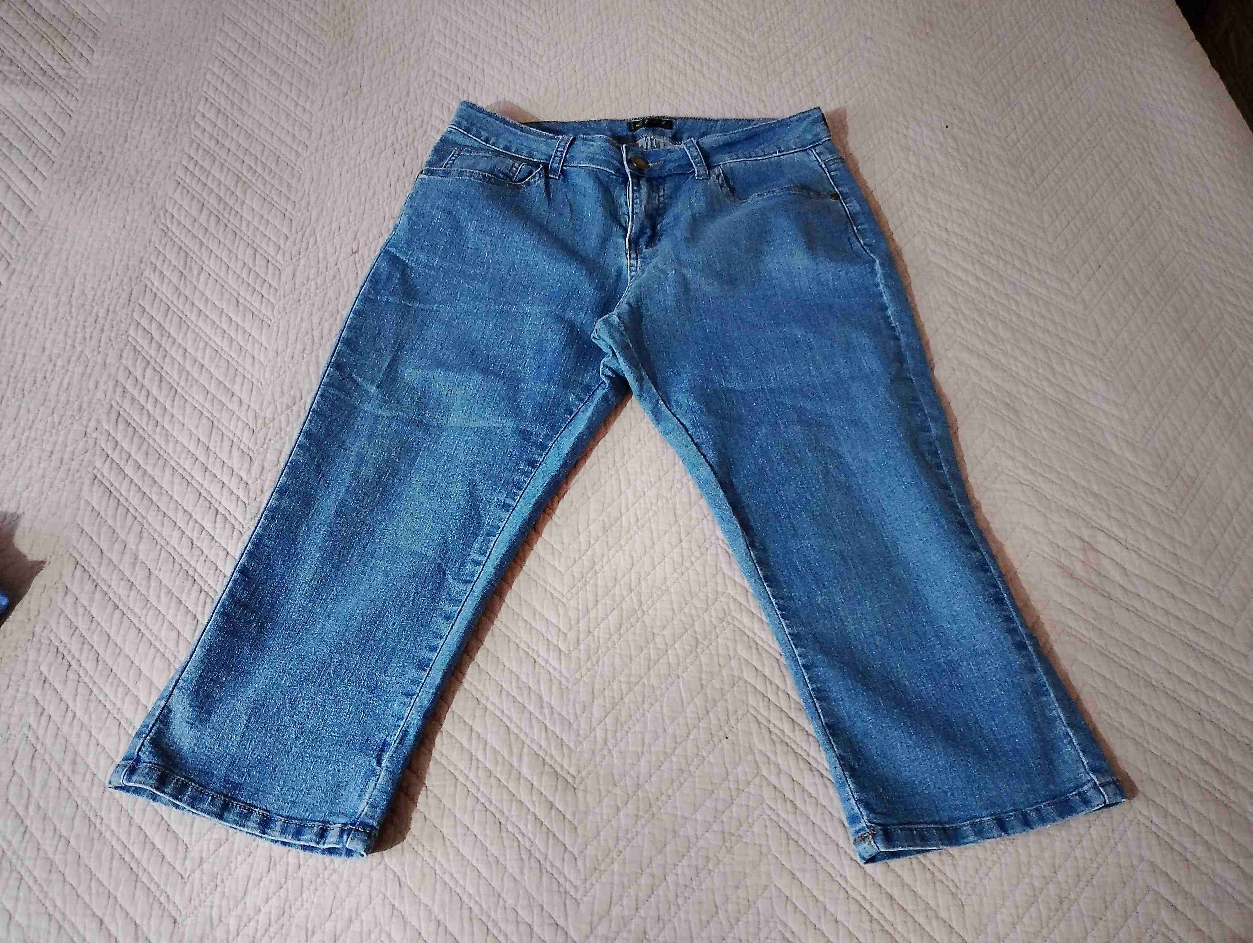 Jeans azules de corte recto