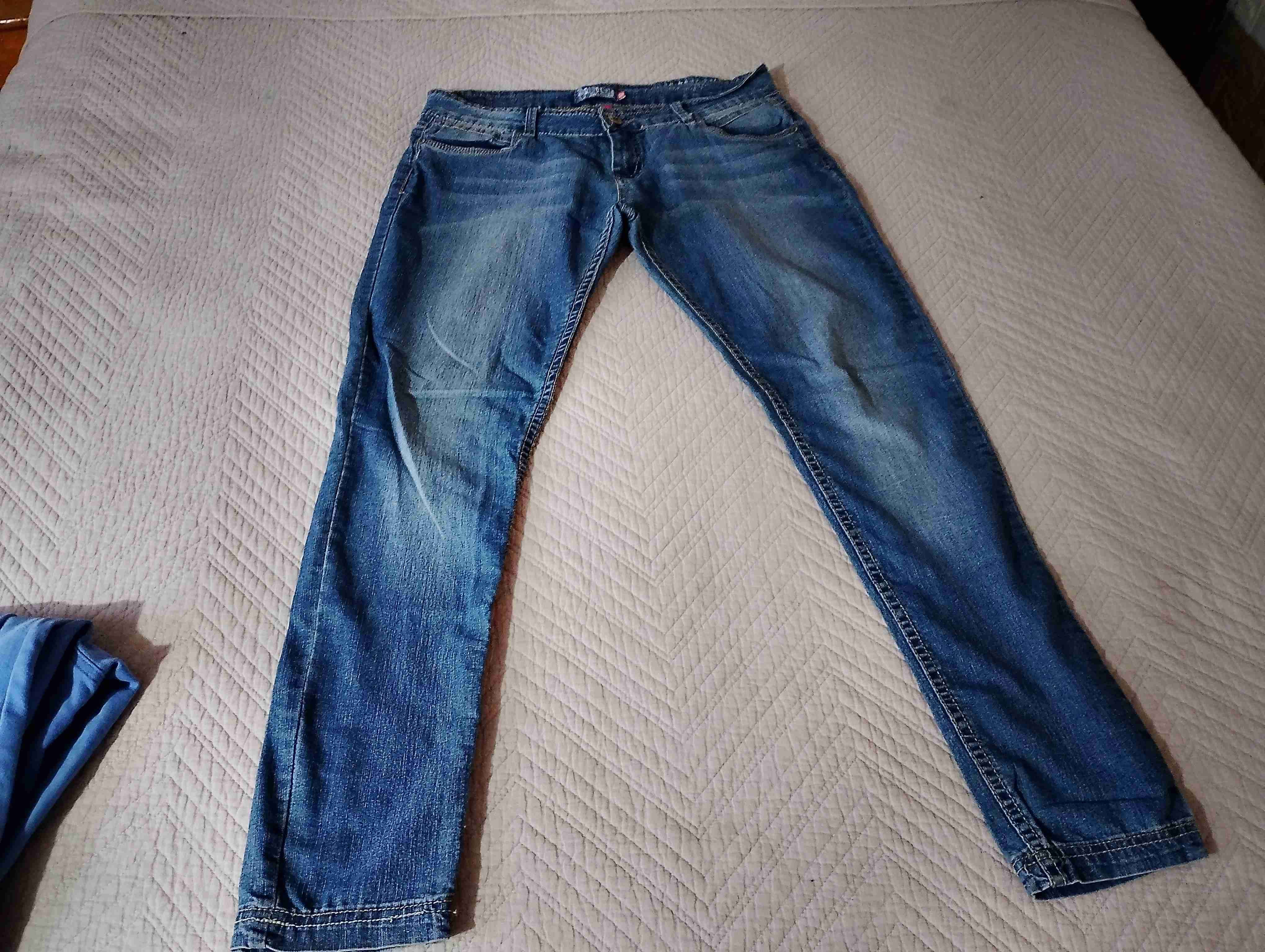 Jeans azul desgastado