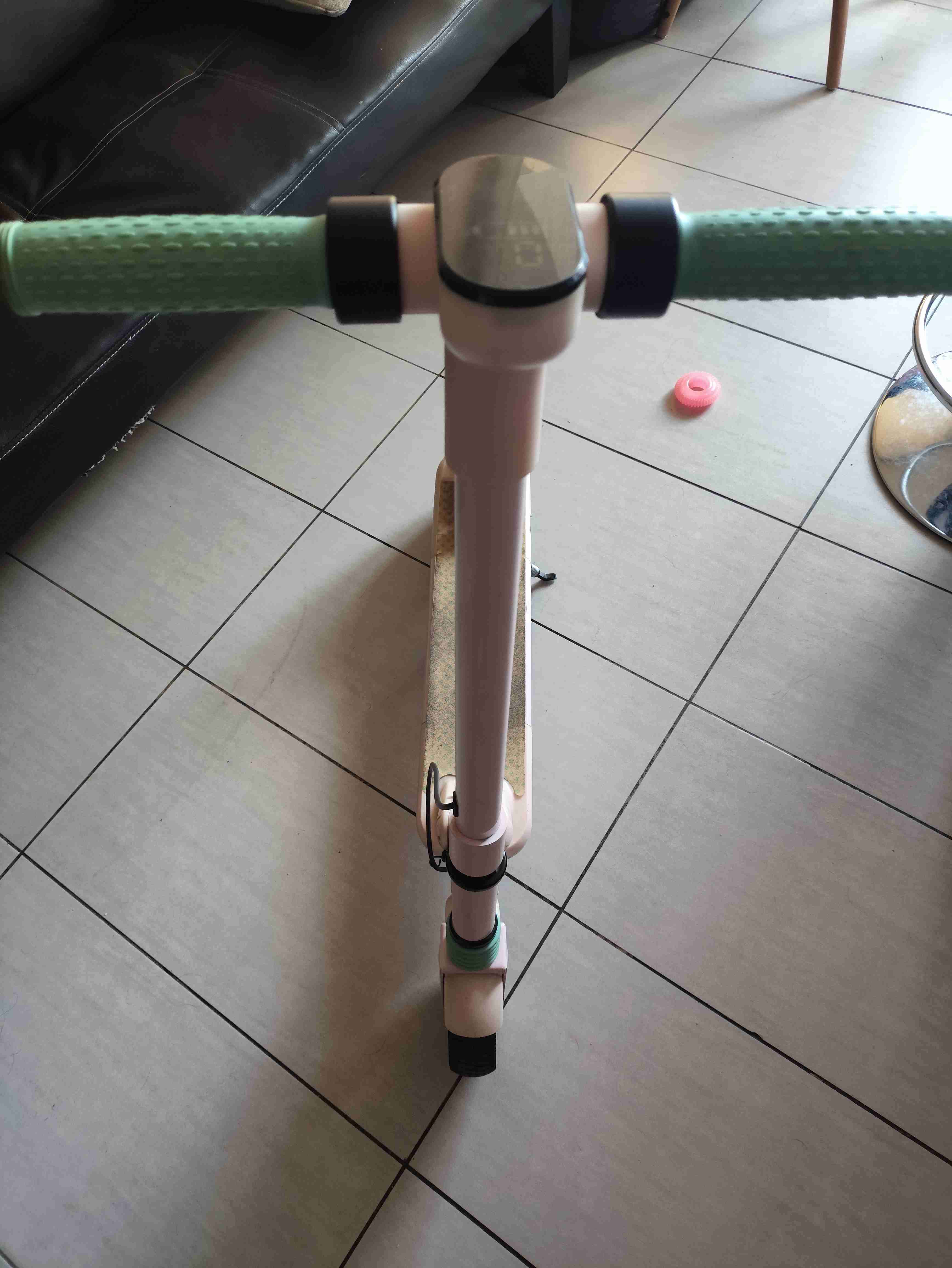 Scooter eléctrico blanco - miniatura 2