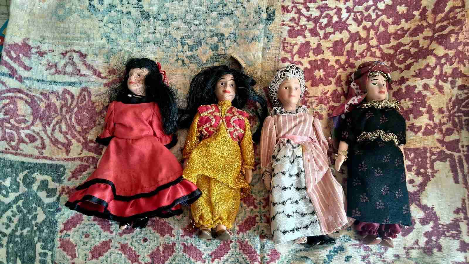 Muñecas artesanales en trajes típicos - miniatura 2