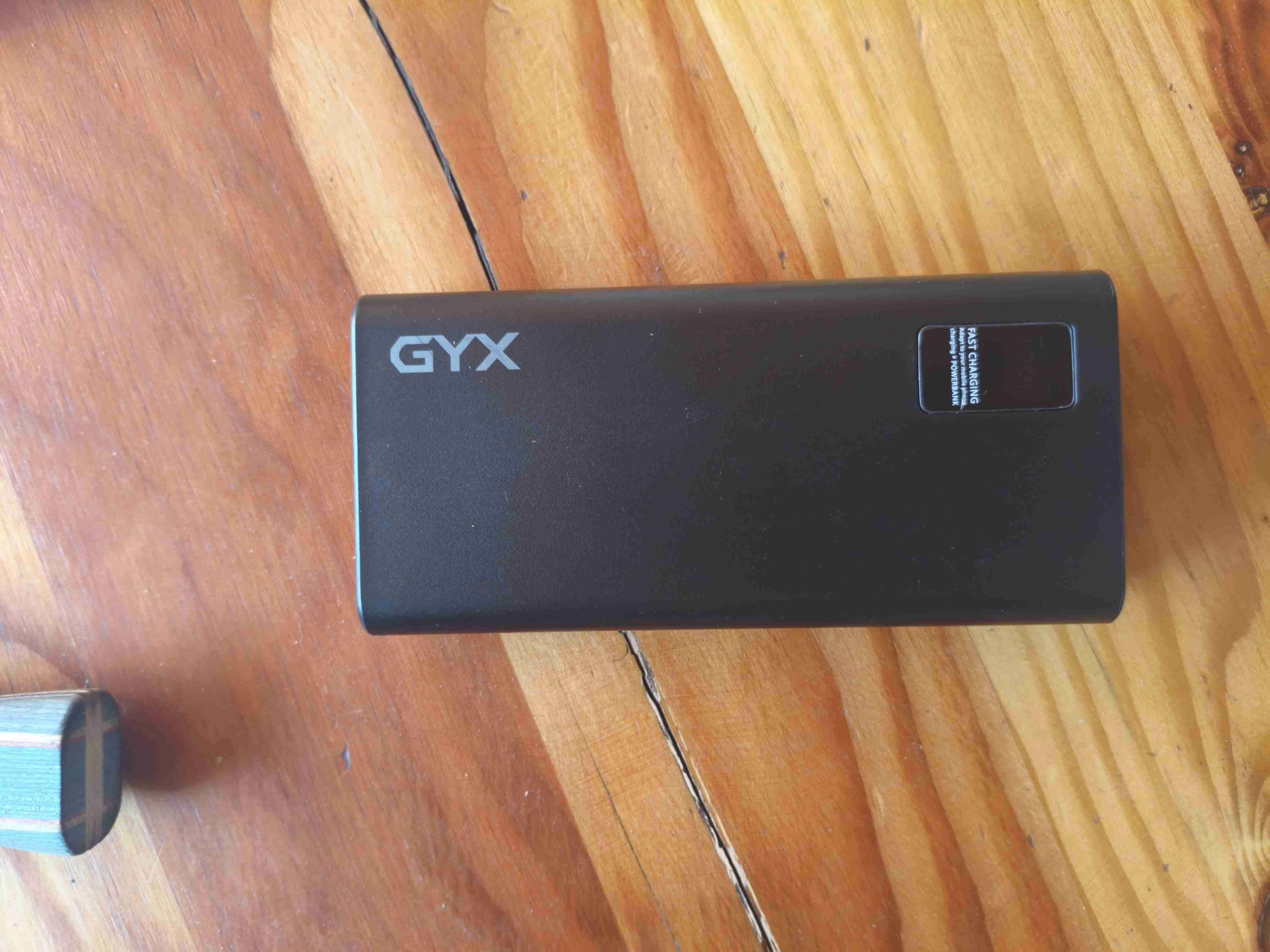 Power bank GYX negro 20.000mha
