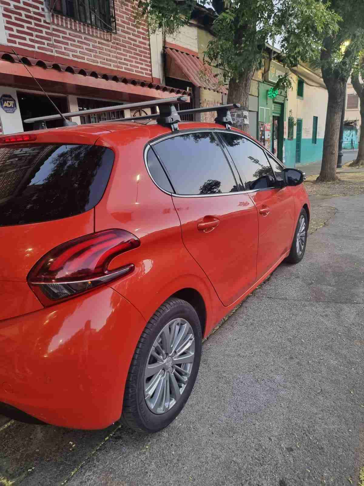 Peugeot 208 Diesel 2017 - miniatura 4