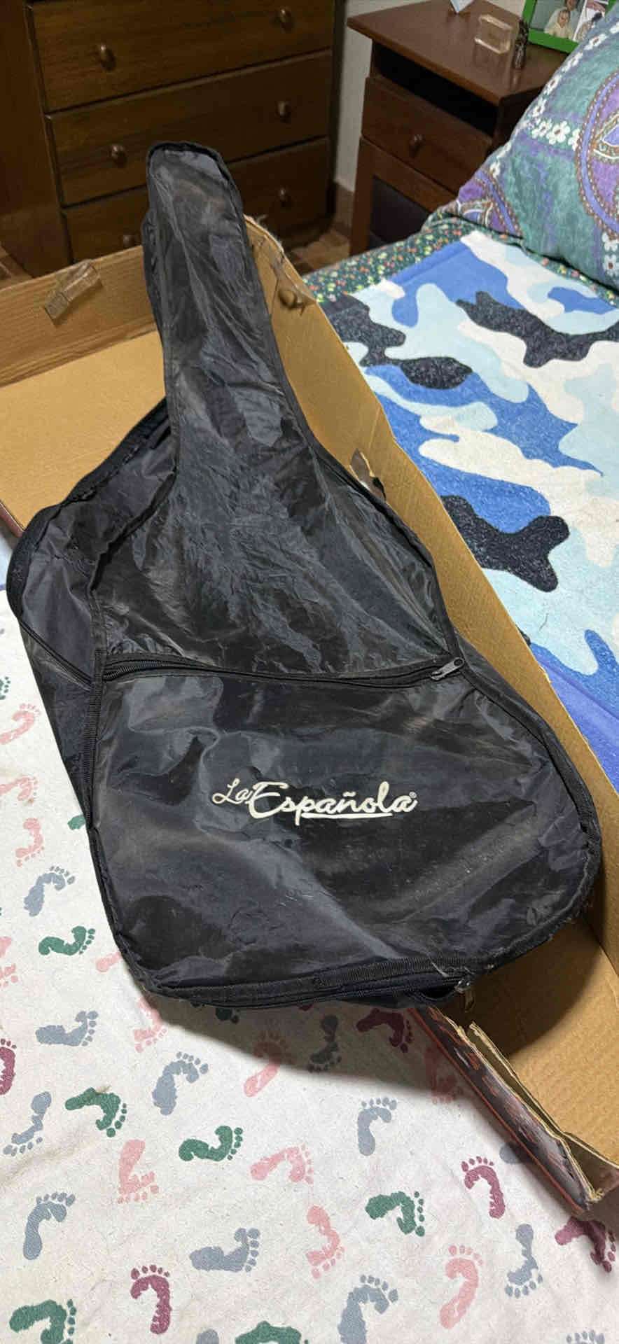 Guitarra clásica con cuerdas extra - miniatura 2