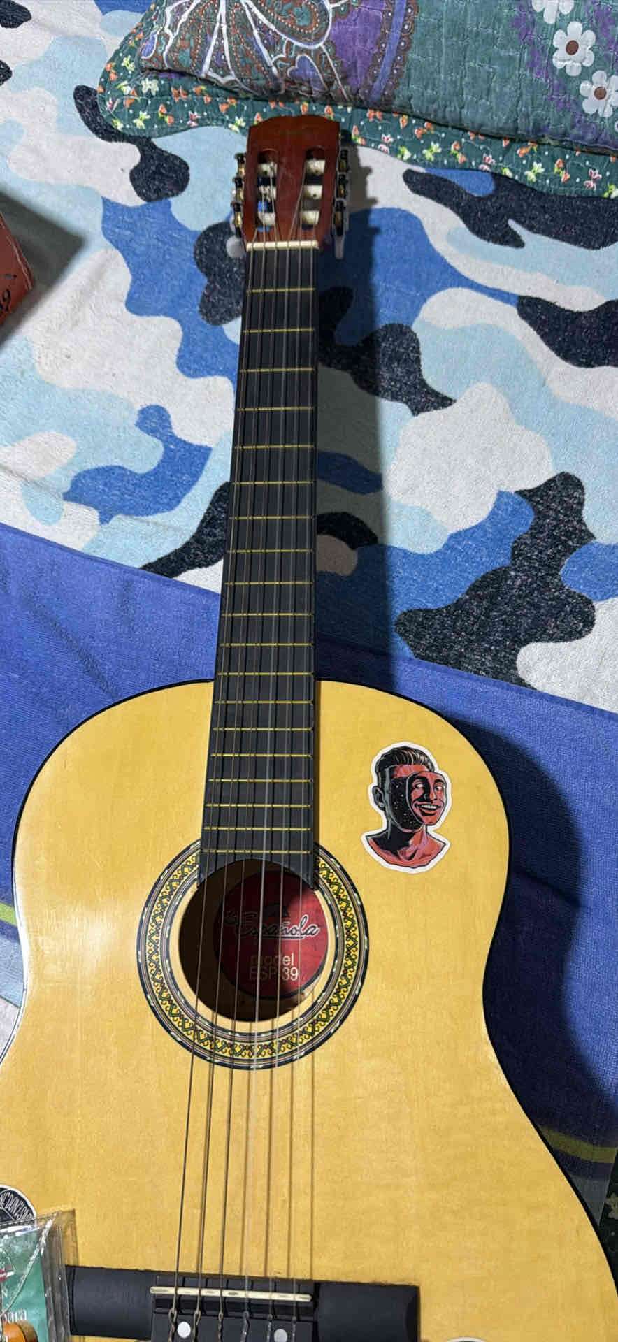 Guitarra clásica con cuerdas extra - miniatura 4