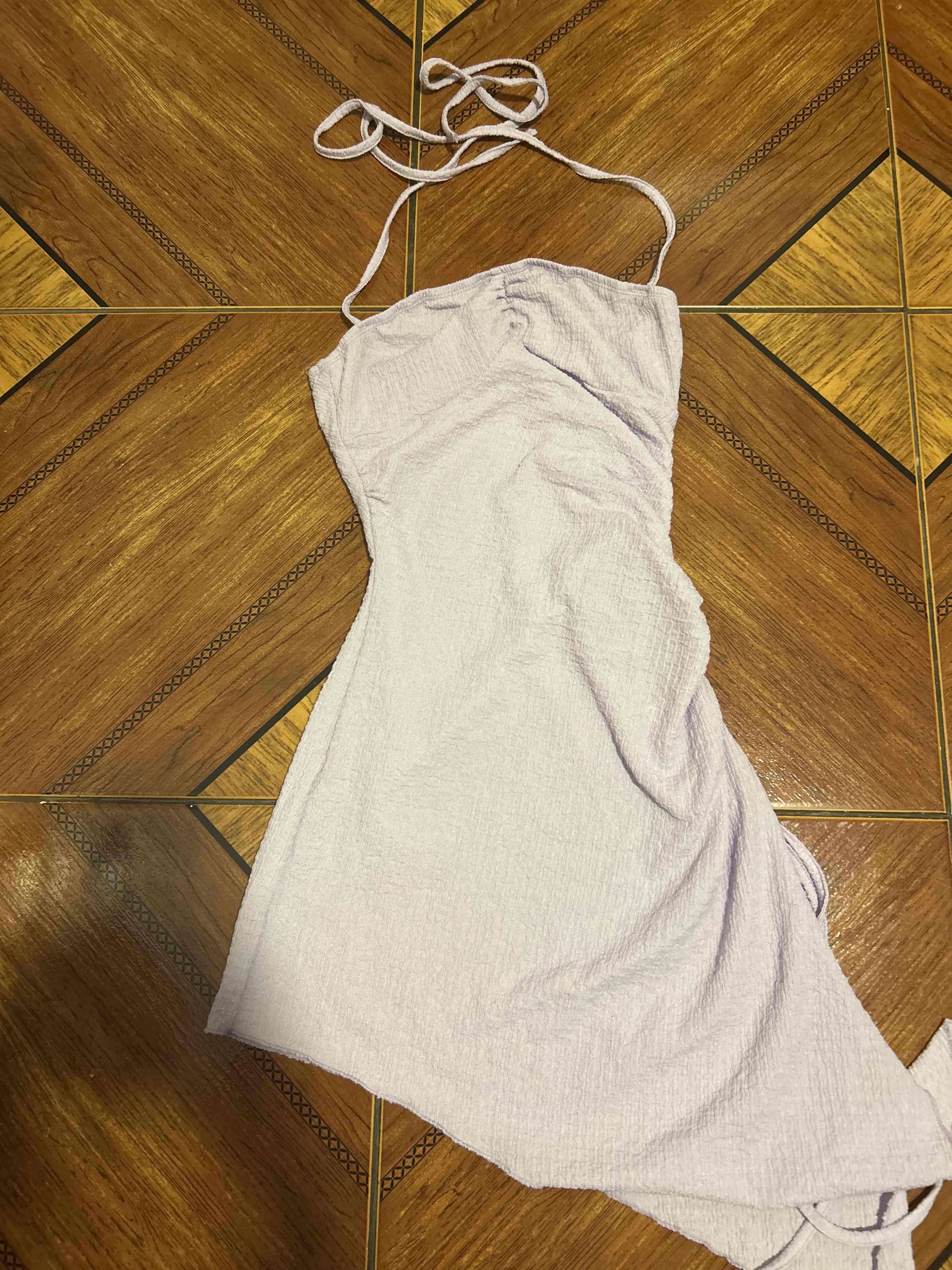 Vestido lila con tirantes