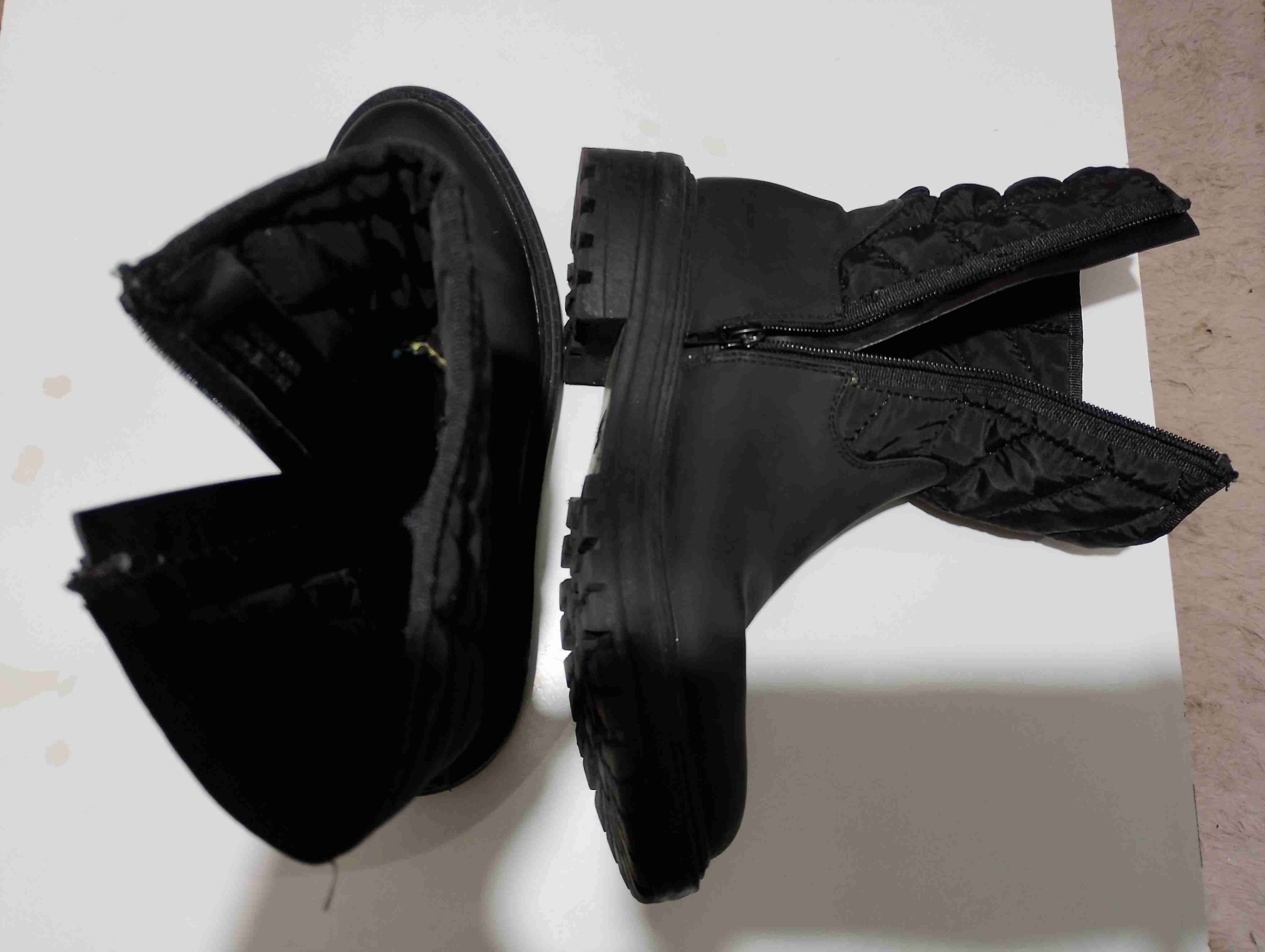 Botas negras acolchadas - miniatura 2