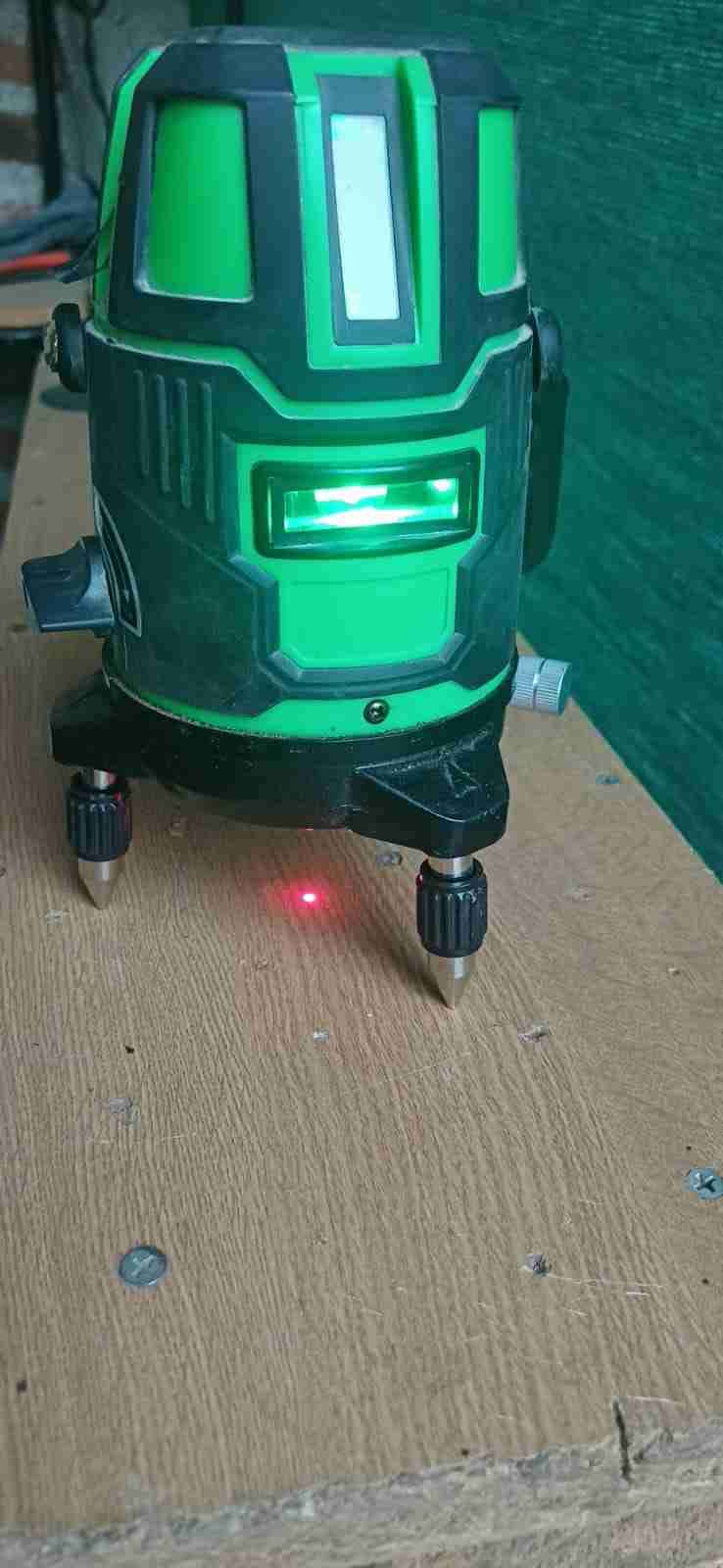 Nivel láser verde con trípode - miniatura 2