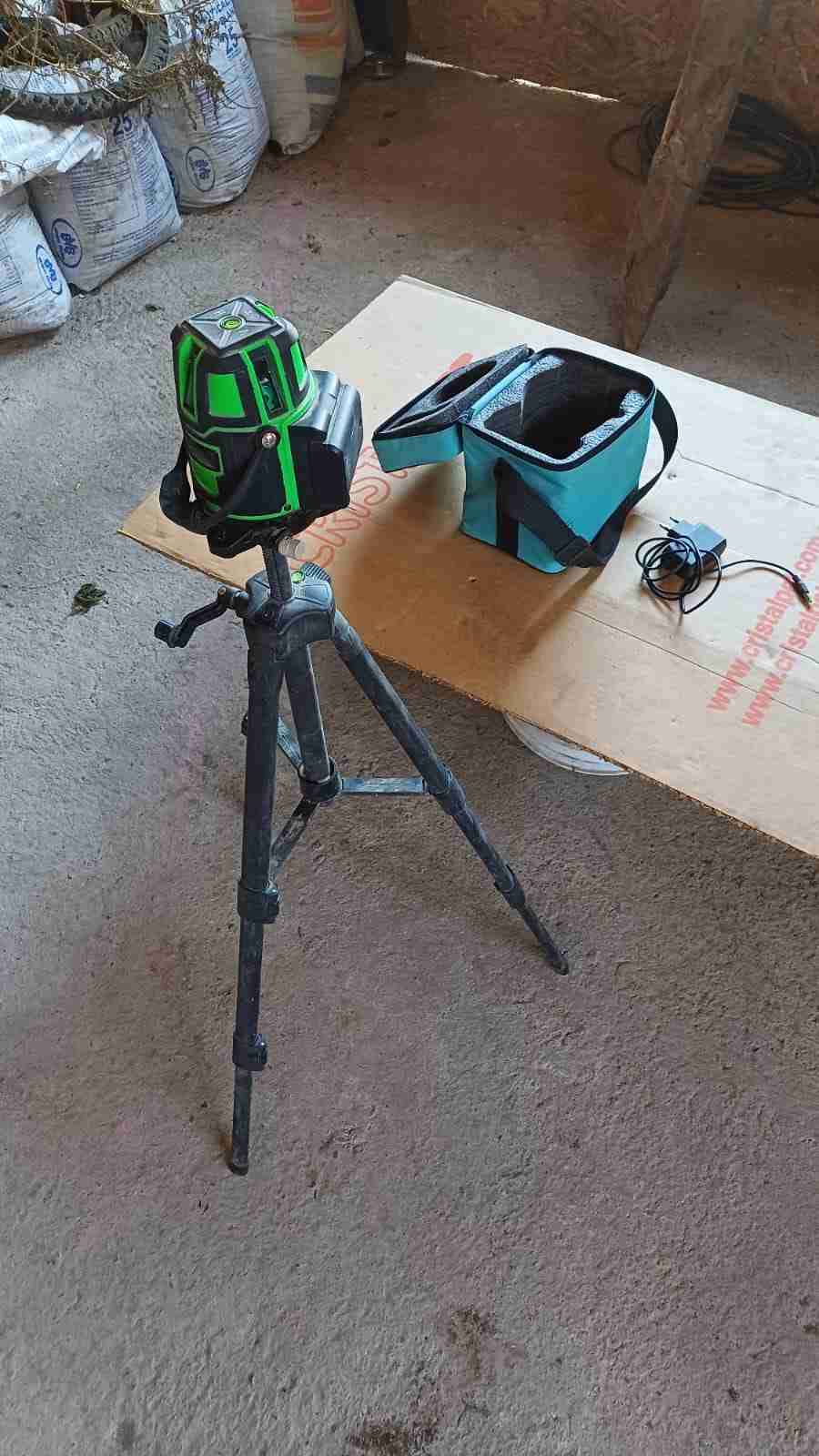 Nivel láser verde con trípode - miniatura 3